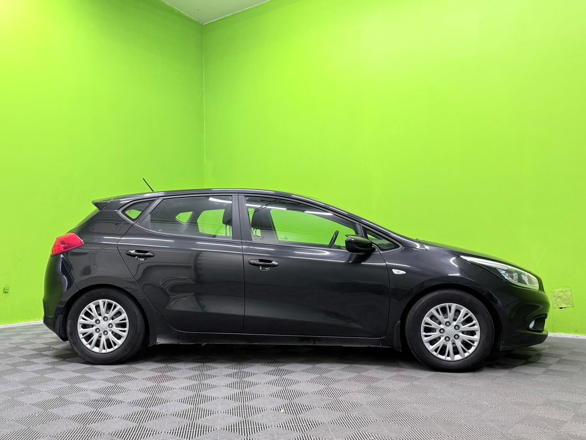 Kia Ceed 1,4 ISG LX 5D EcoDynamics 2013, photo 2/20