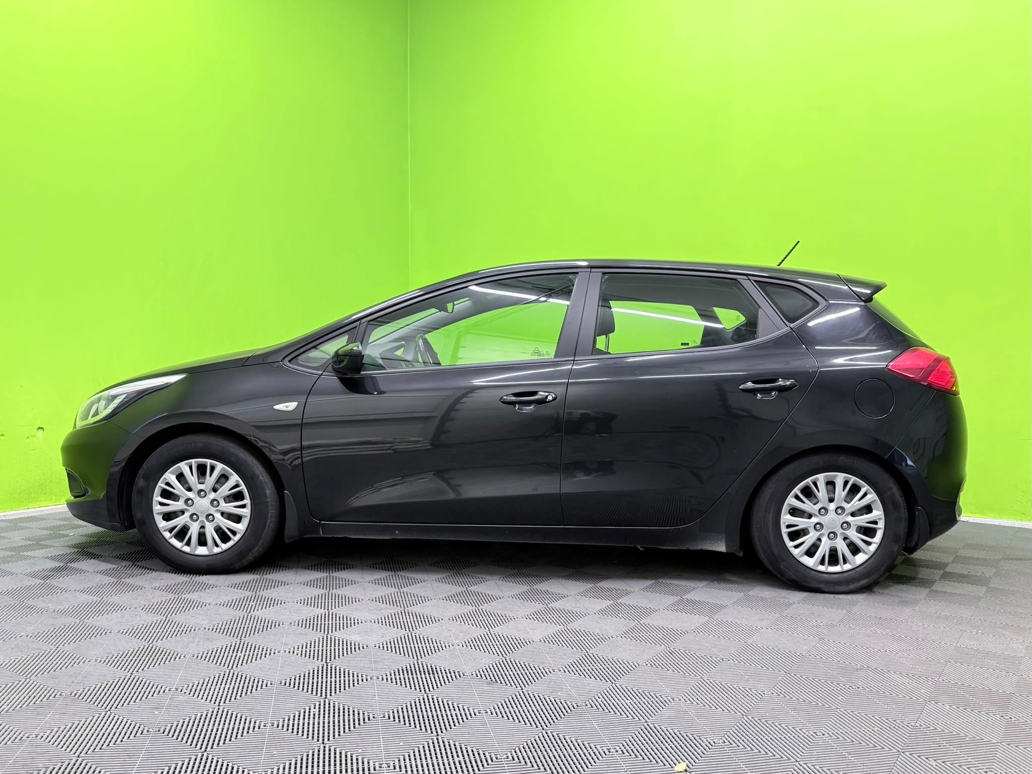 Kia Ceed 1,4 ISG LX 5D EcoDynamics 2013, photo 5/20