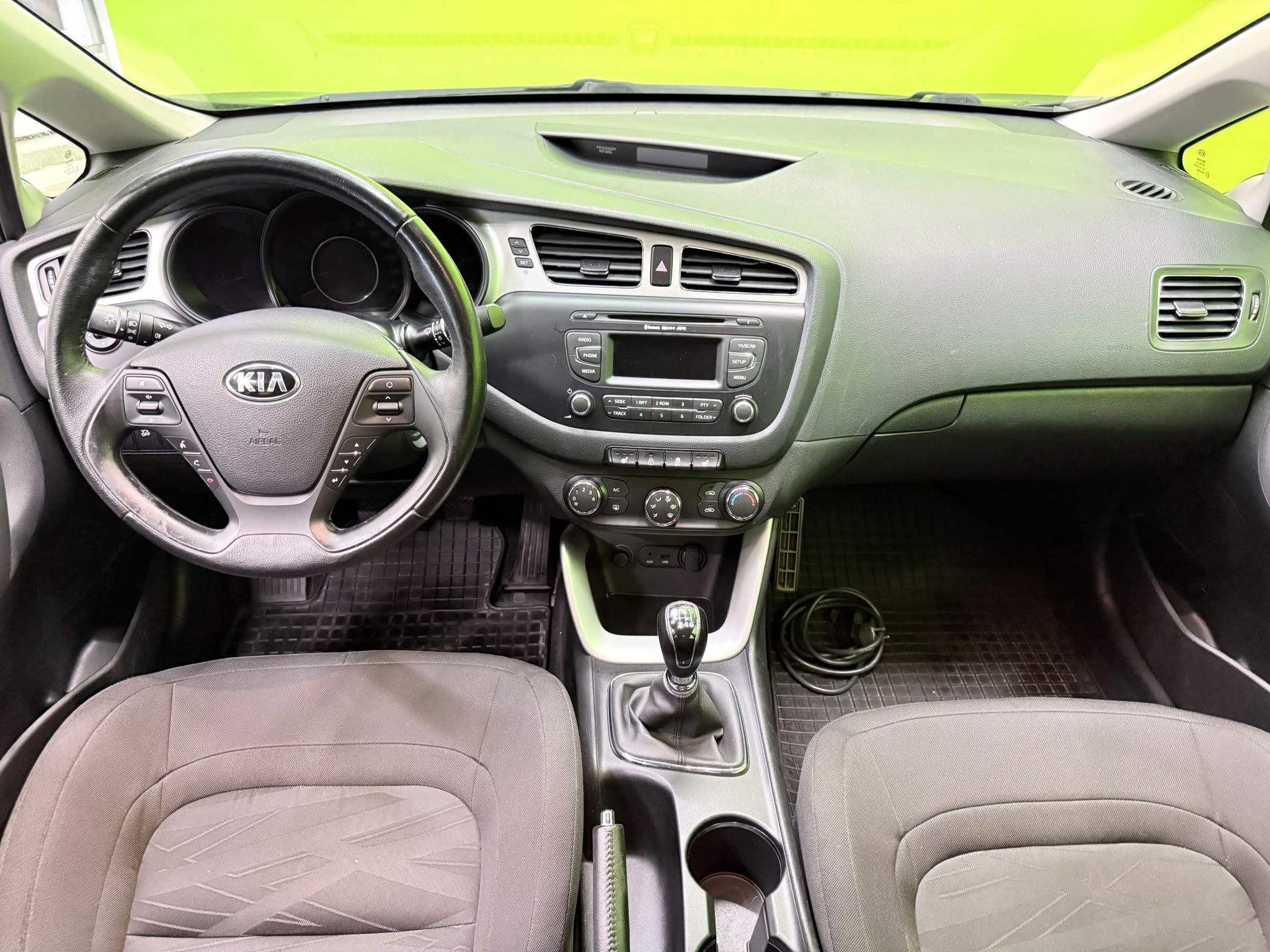 Kia Ceed 1,4 ISG LX 5D EcoDynamics 2013, photo 7/20