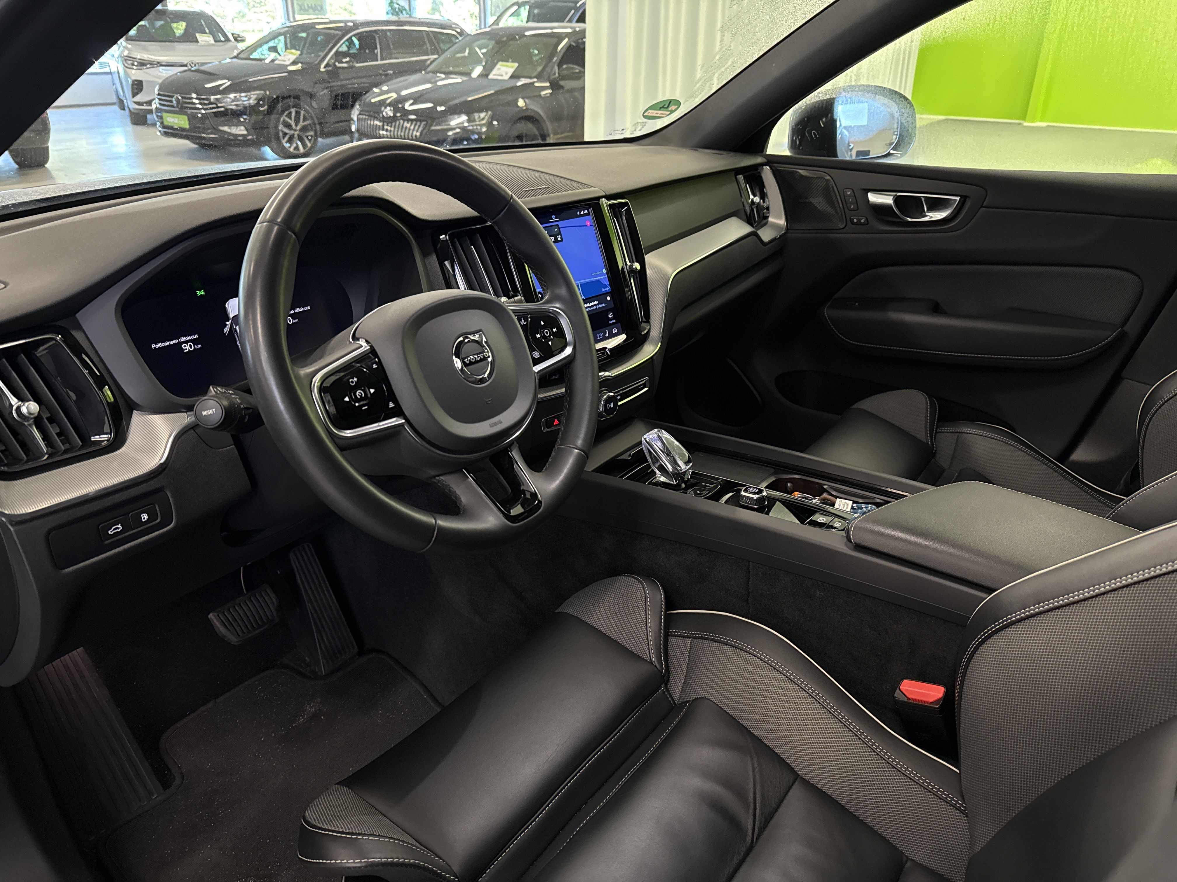 Volvo XC60 2023, kuva 3/7
