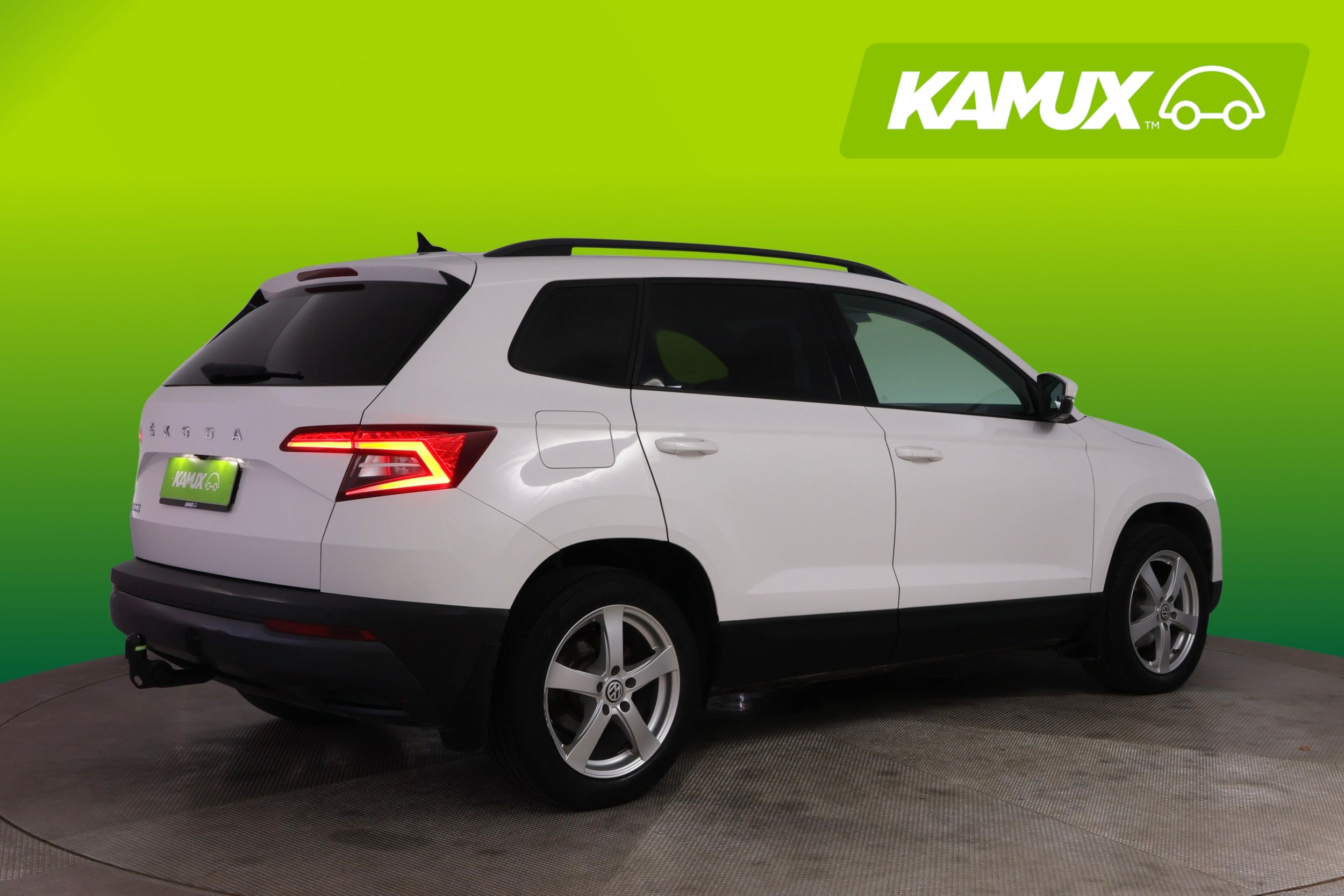 Skoda Karoq 1.6 TDI DSG 2020, photo 2/27