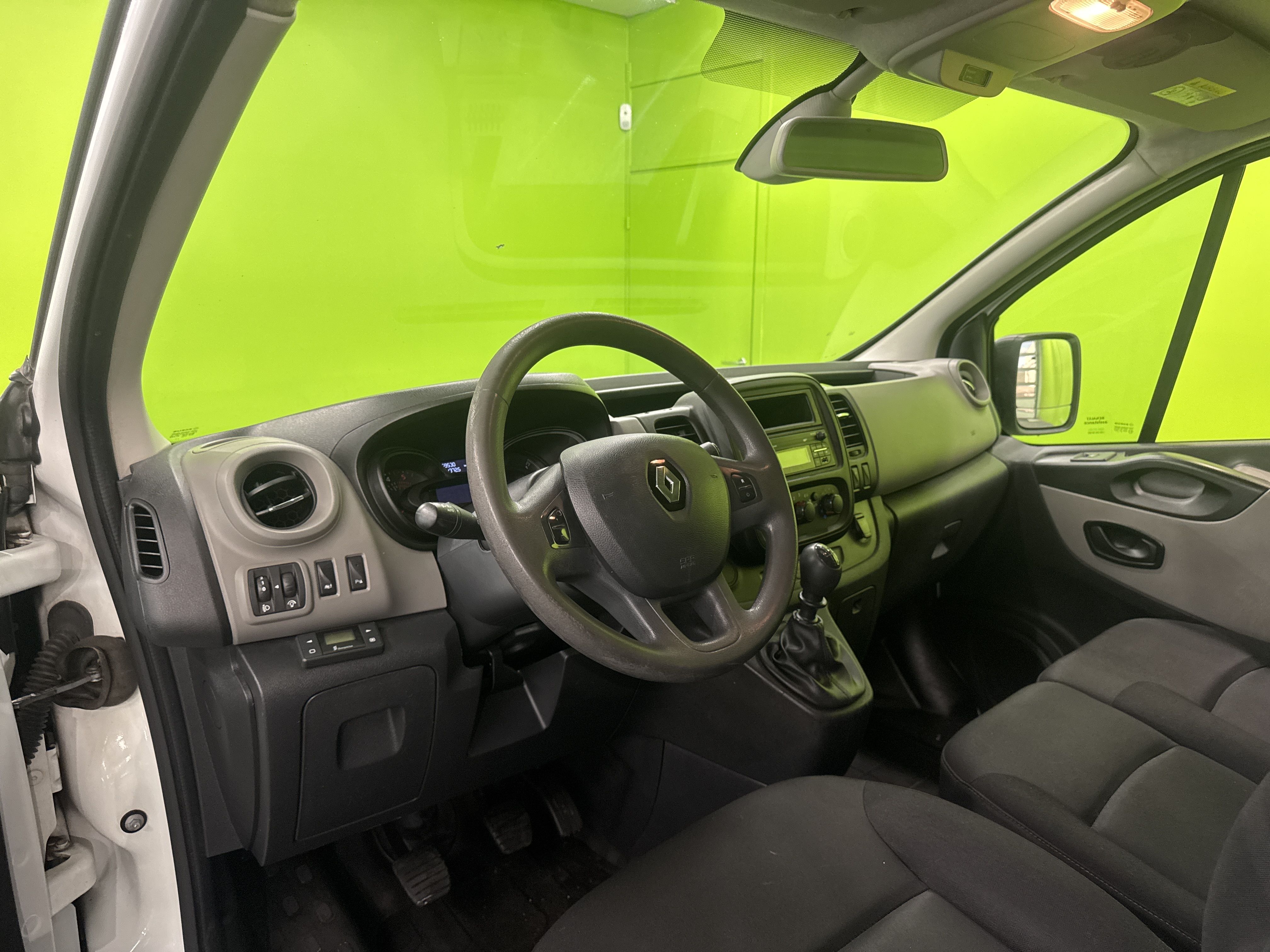 Renault Trafic 2017, kuva 7/22
