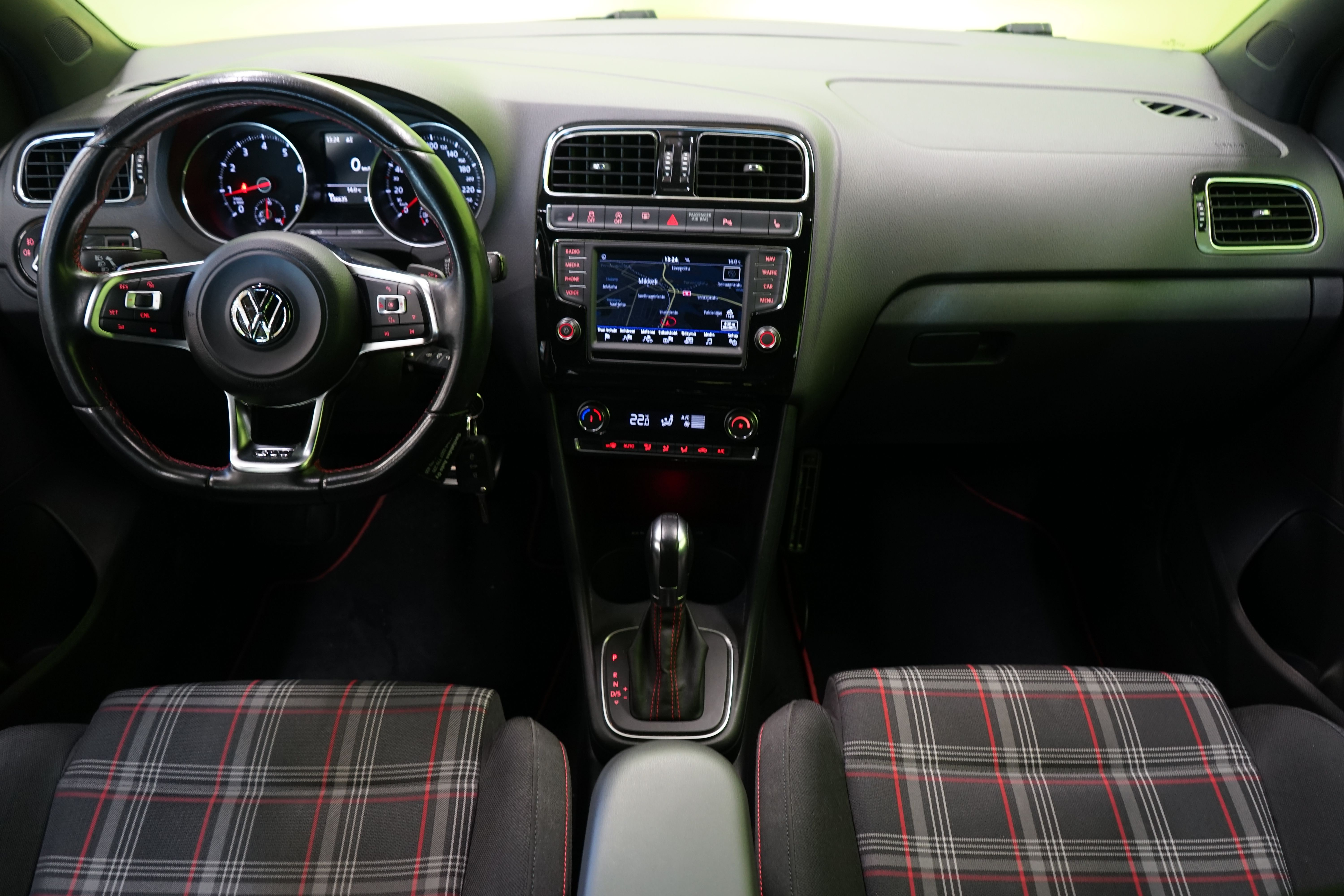 Volkswagen Polo 2015, kuva 7/25