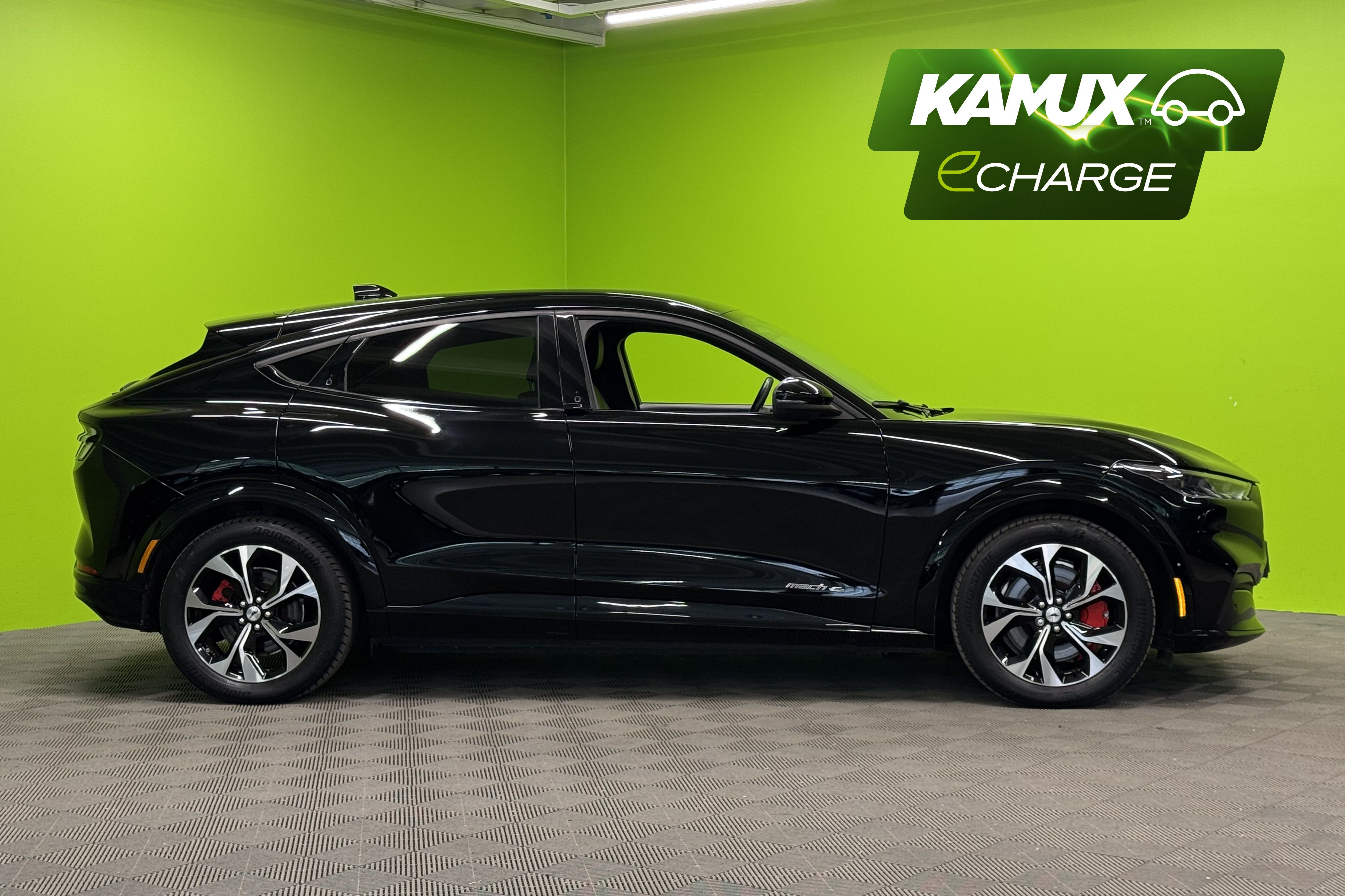 Ford Mustang Mach-E 75kWh 269hv AWD 2022, kuva 2/24