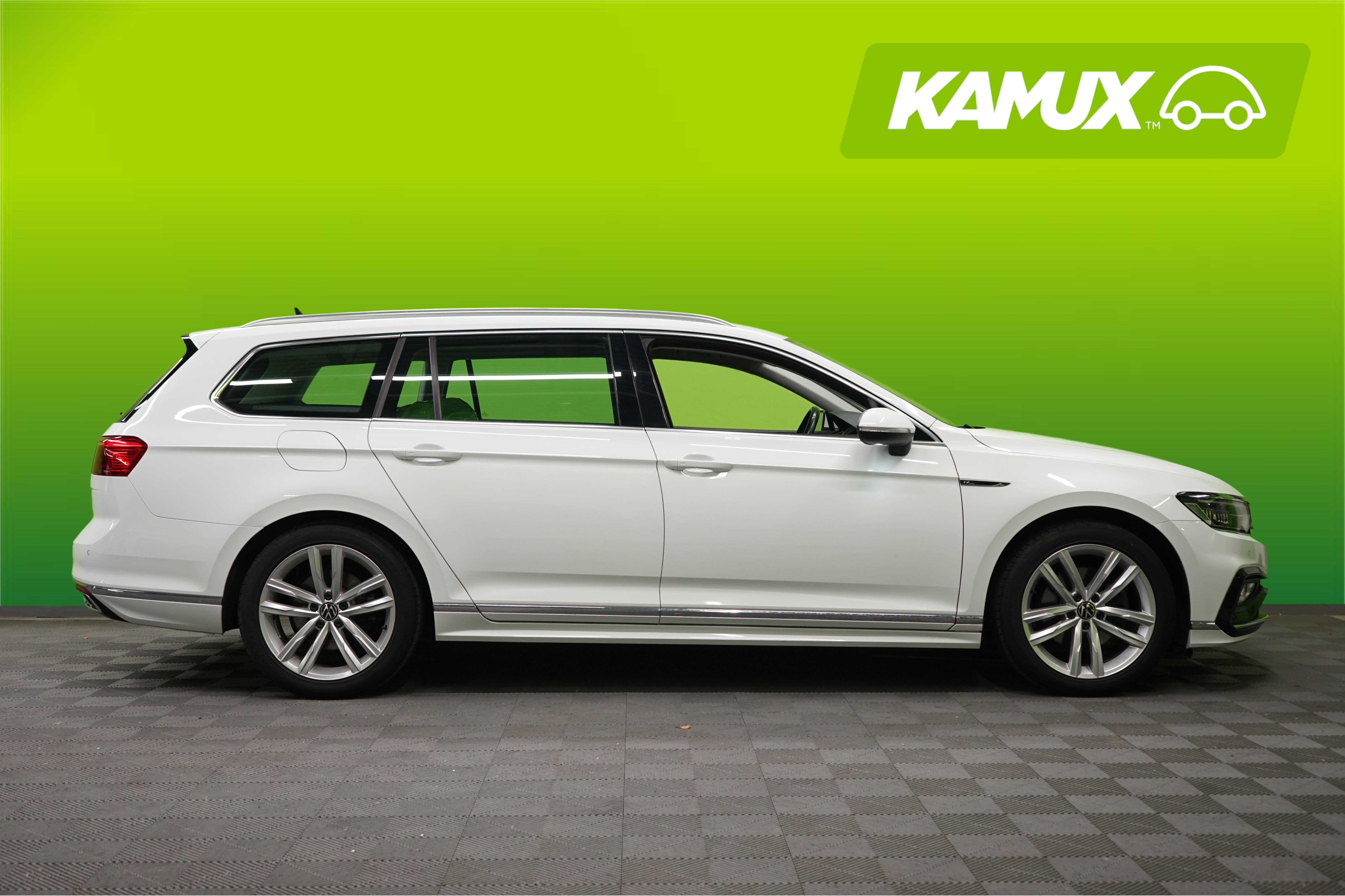 Volkswagen Passat 2021, photo 2/23
