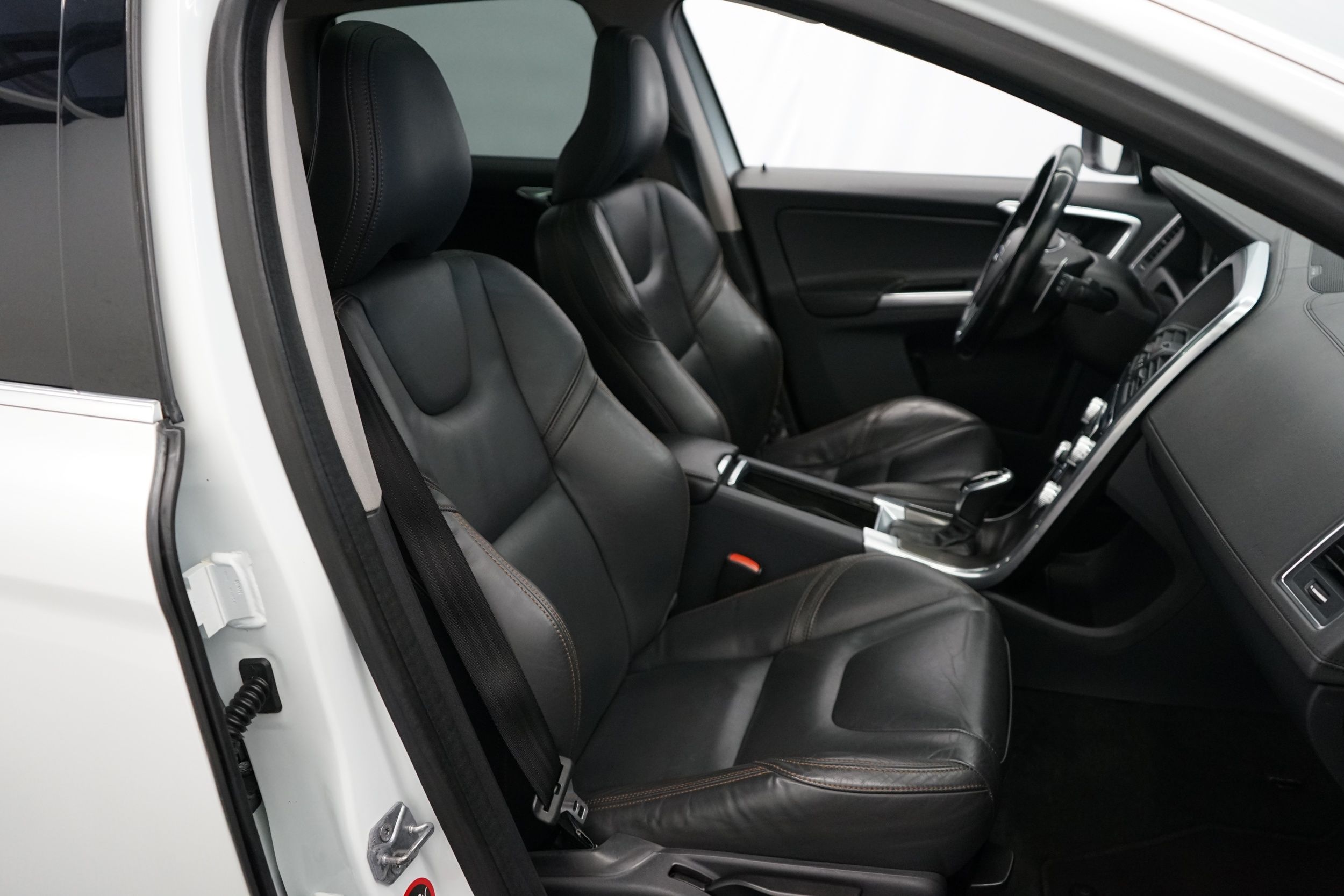 Volvo XC60 D5 AWD Business Summum aut 2014, kuva 6/21