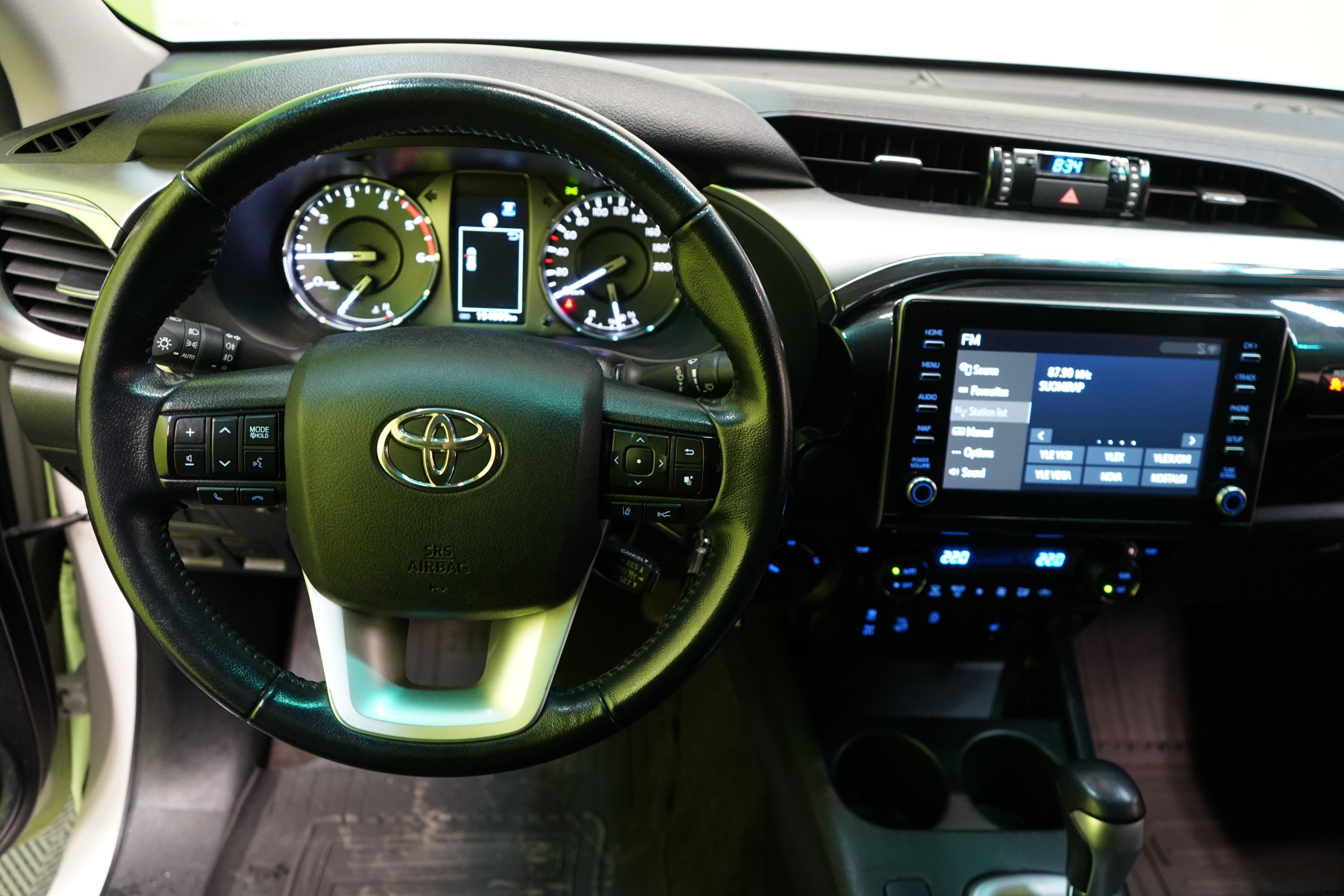 Toyota Hilux 2023, photo 6/27