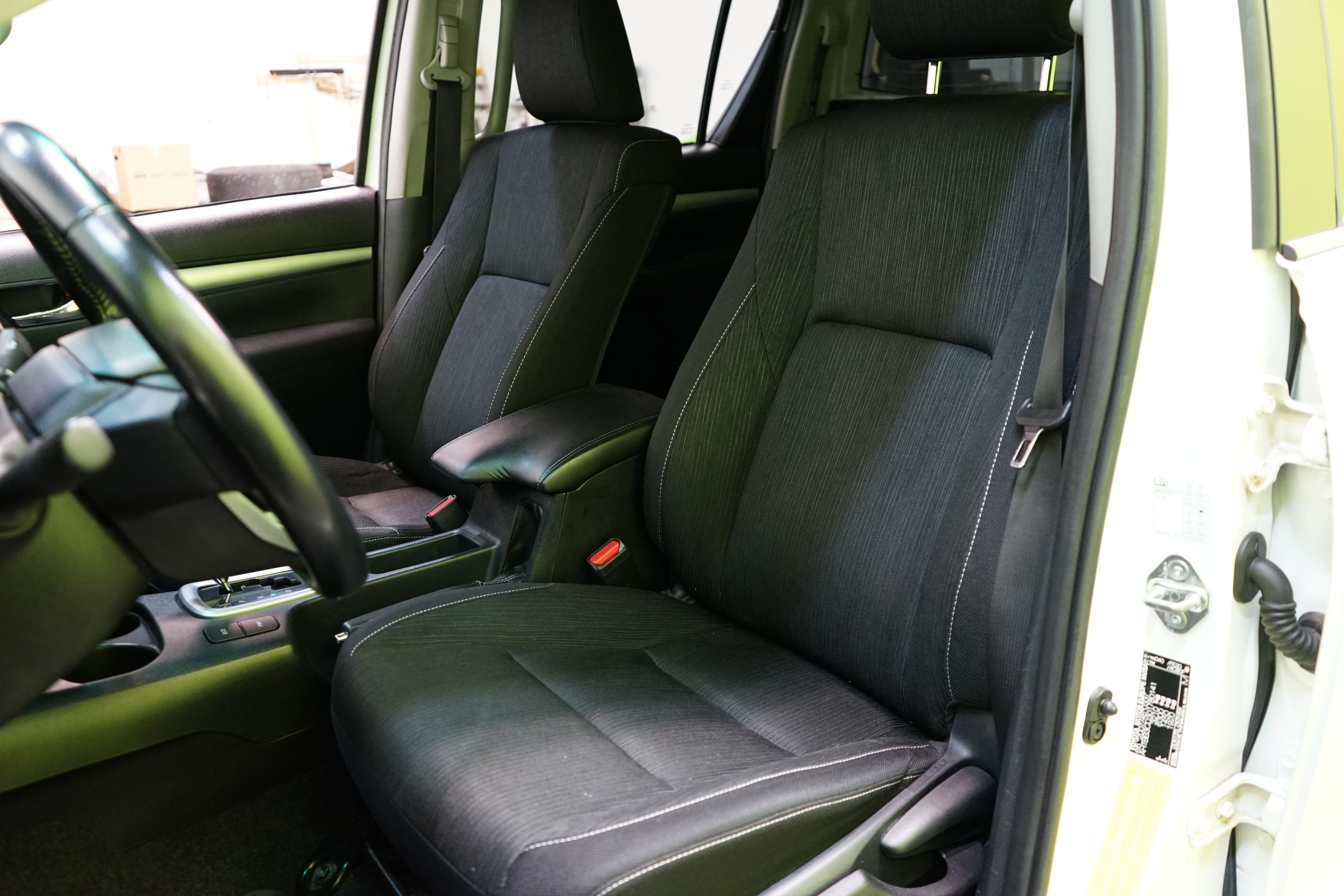 Toyota Hilux 2023, photo 7/27