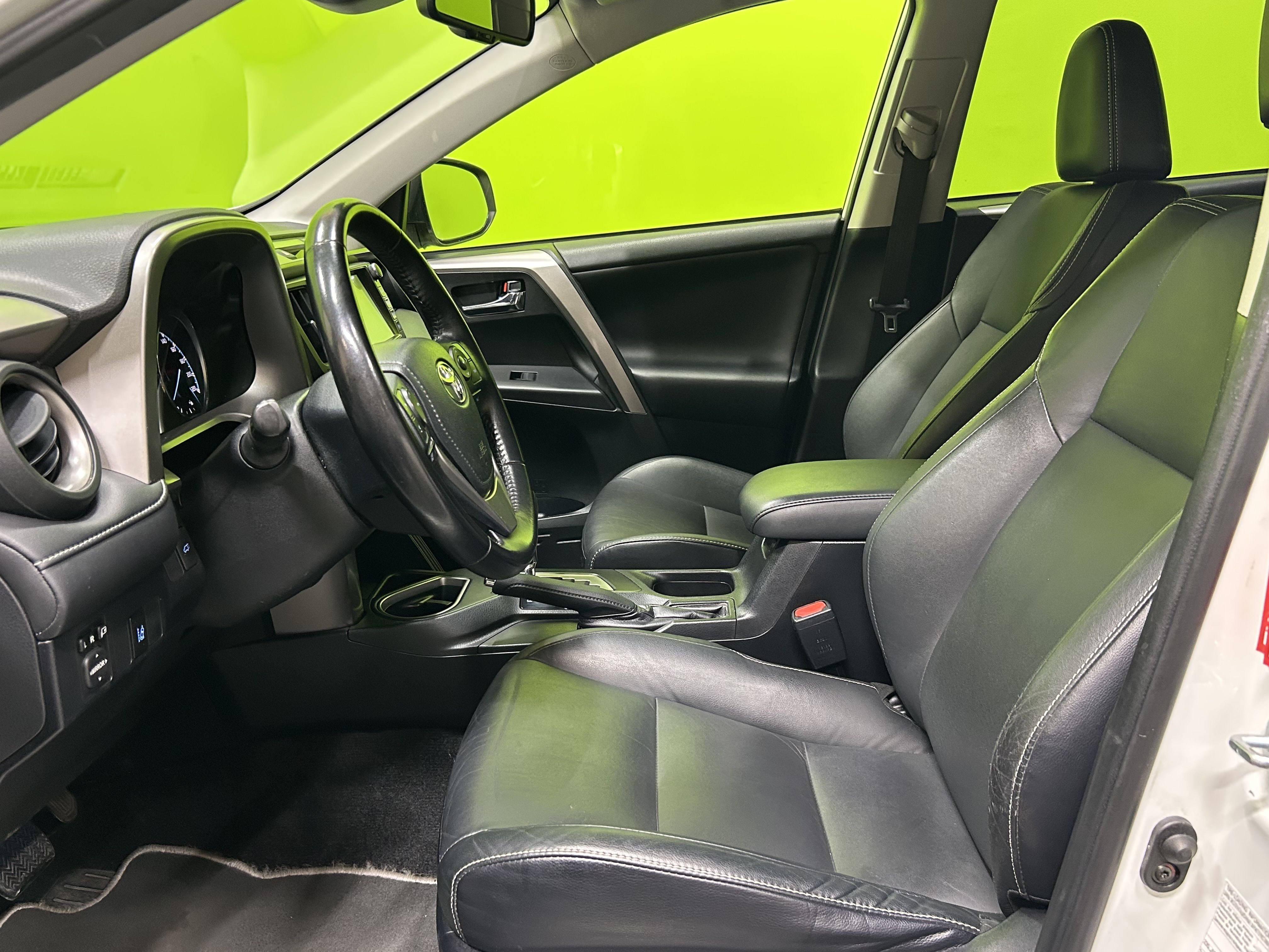 Toyota RAV4 2,5 Hybrid AWD Premium 2016, kuva 7/25