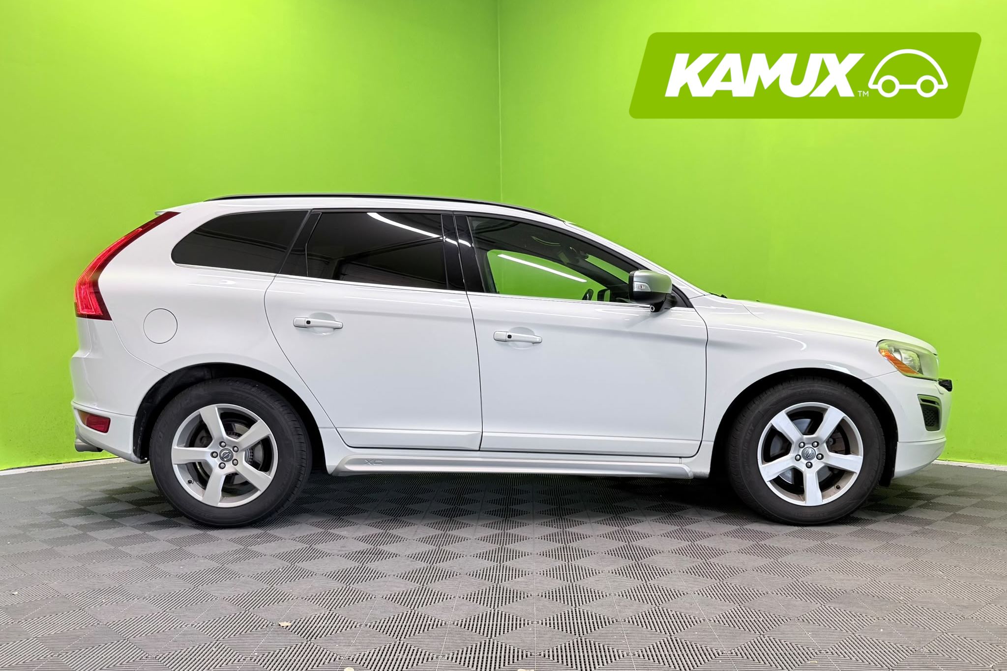 Volvo XC60 D5 AWD R-Design aut. 2013, kuva 2/24