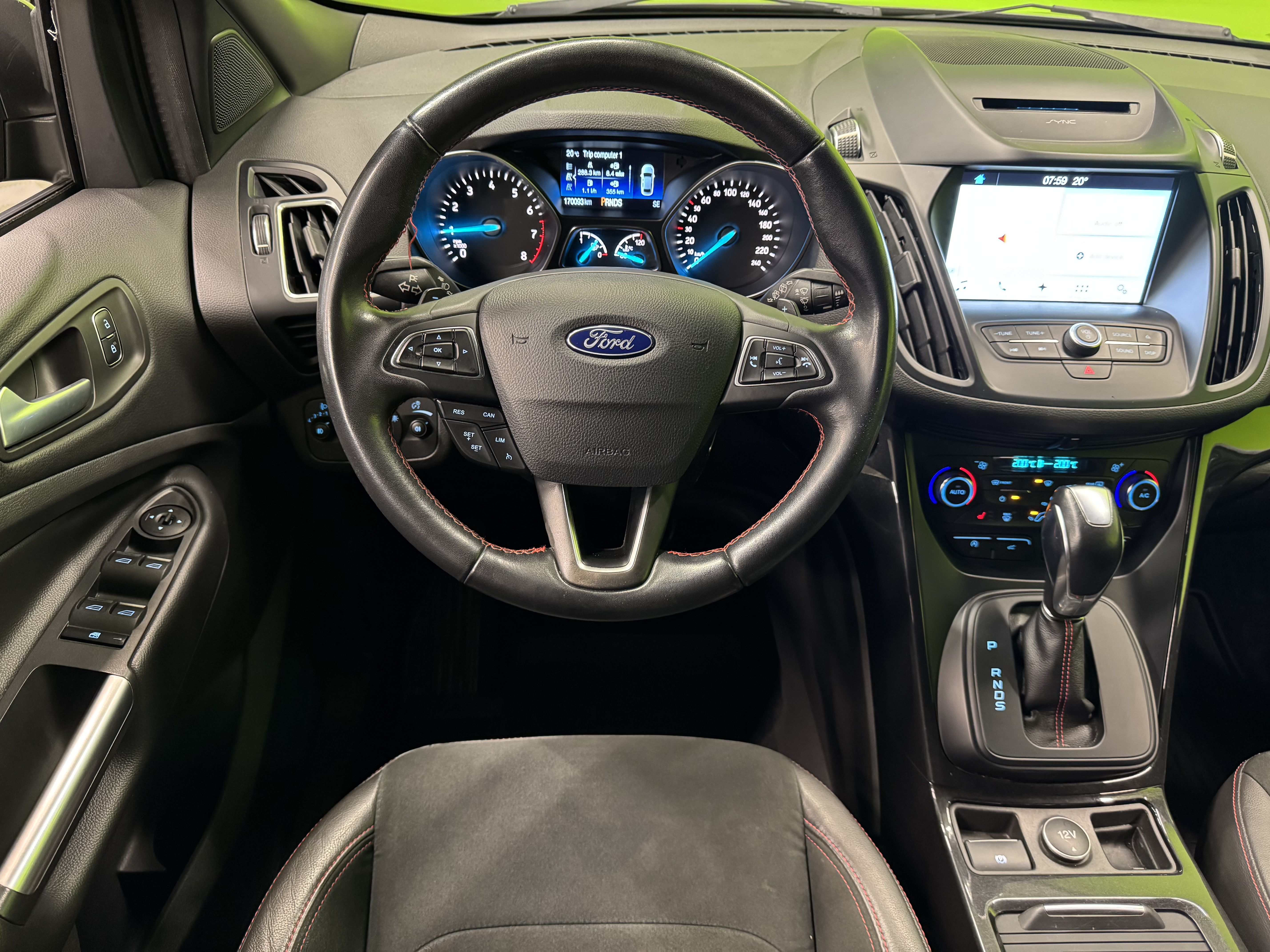 Ford Kuga 1,5 EcoBoost AWD ST-Line 2018, kuva 7/27