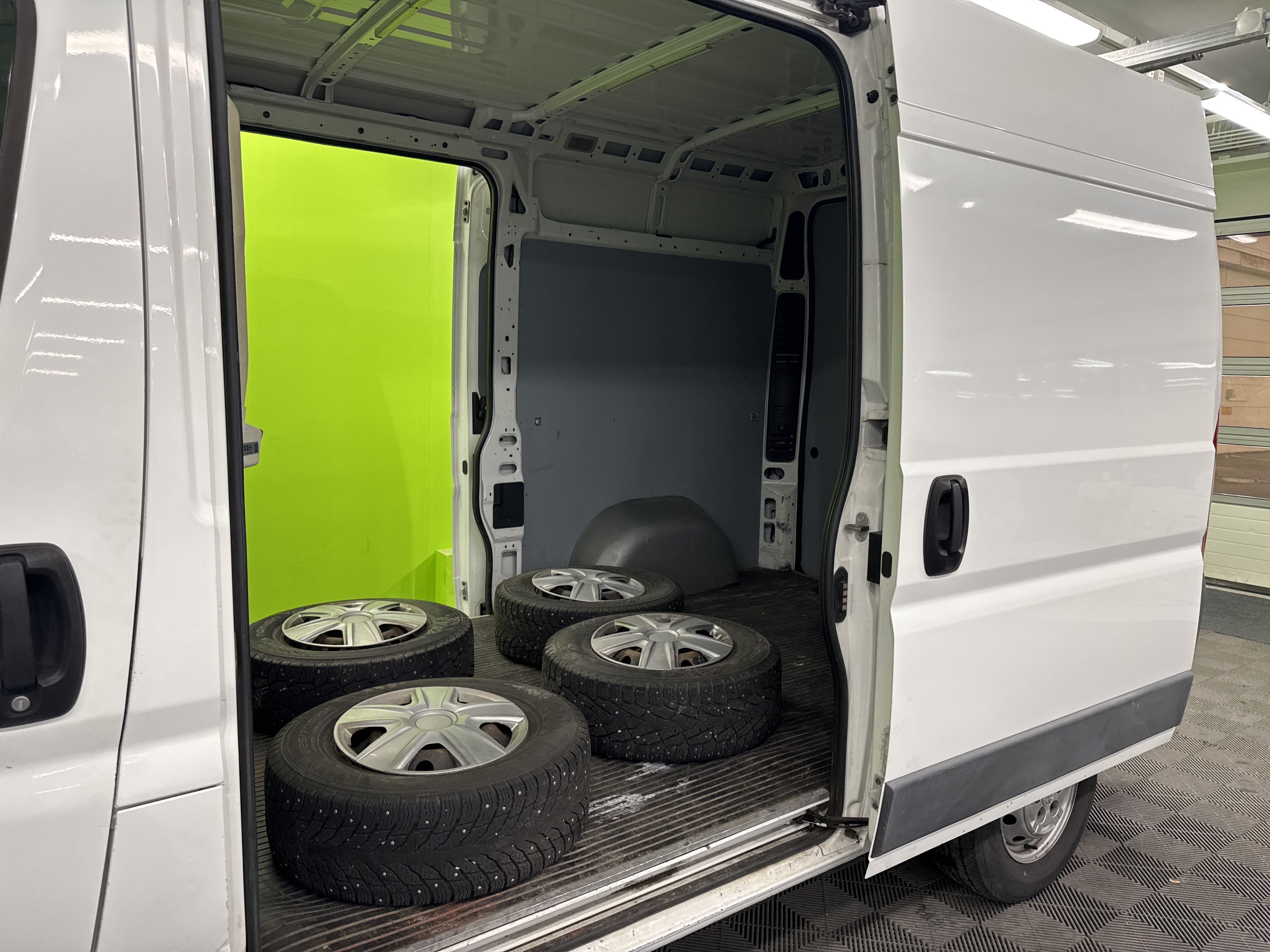 Peugeot Boxer 335 L2H2 BlueHDi 163 S&S 2017, photo 6/7