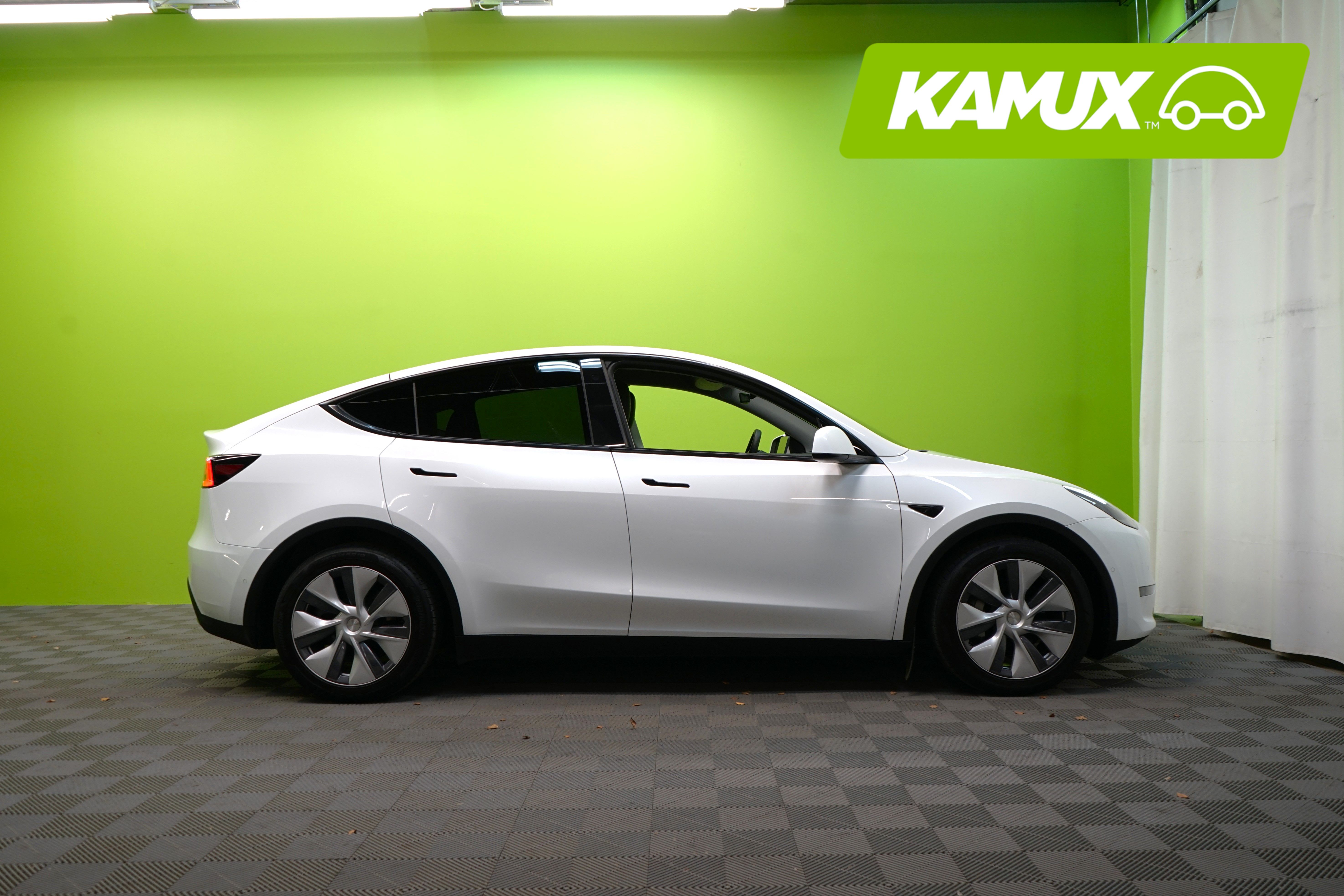 Tesla Model Y Long Range 2022, kuva 2/28