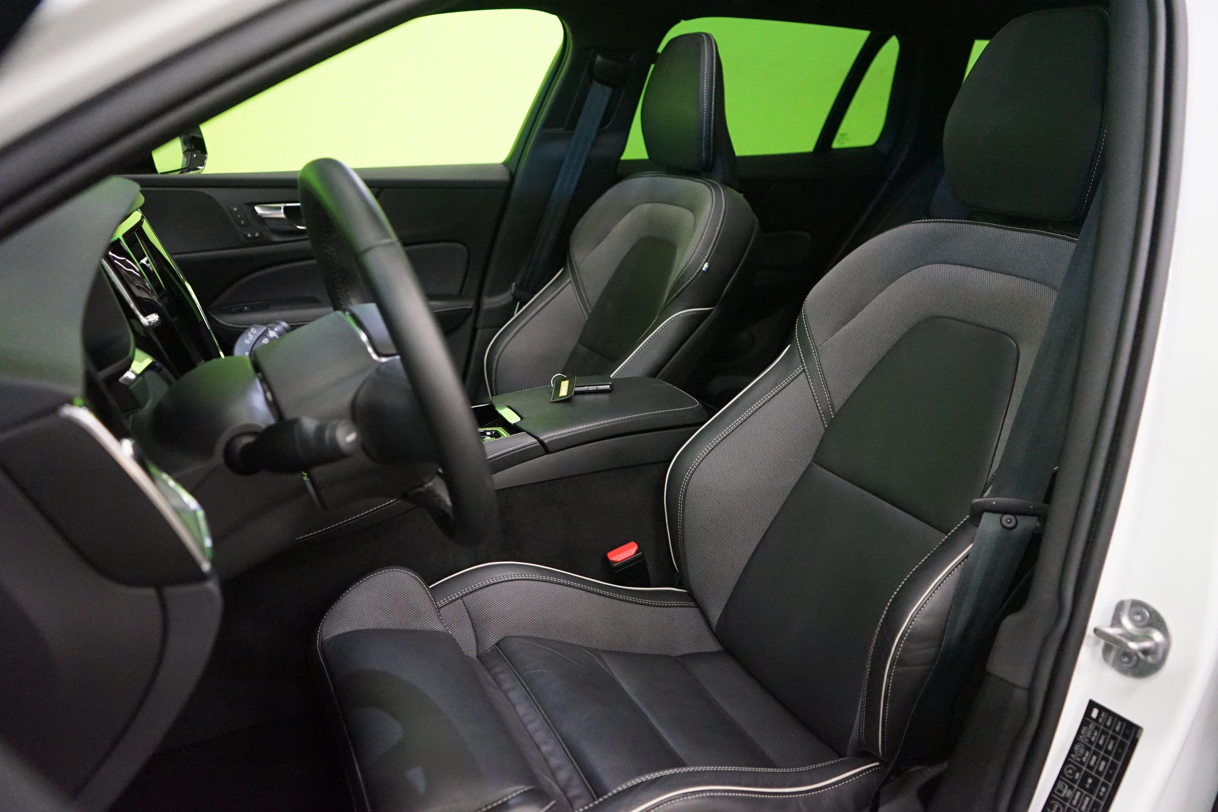 Volvo V60 2024, kuva 7/27