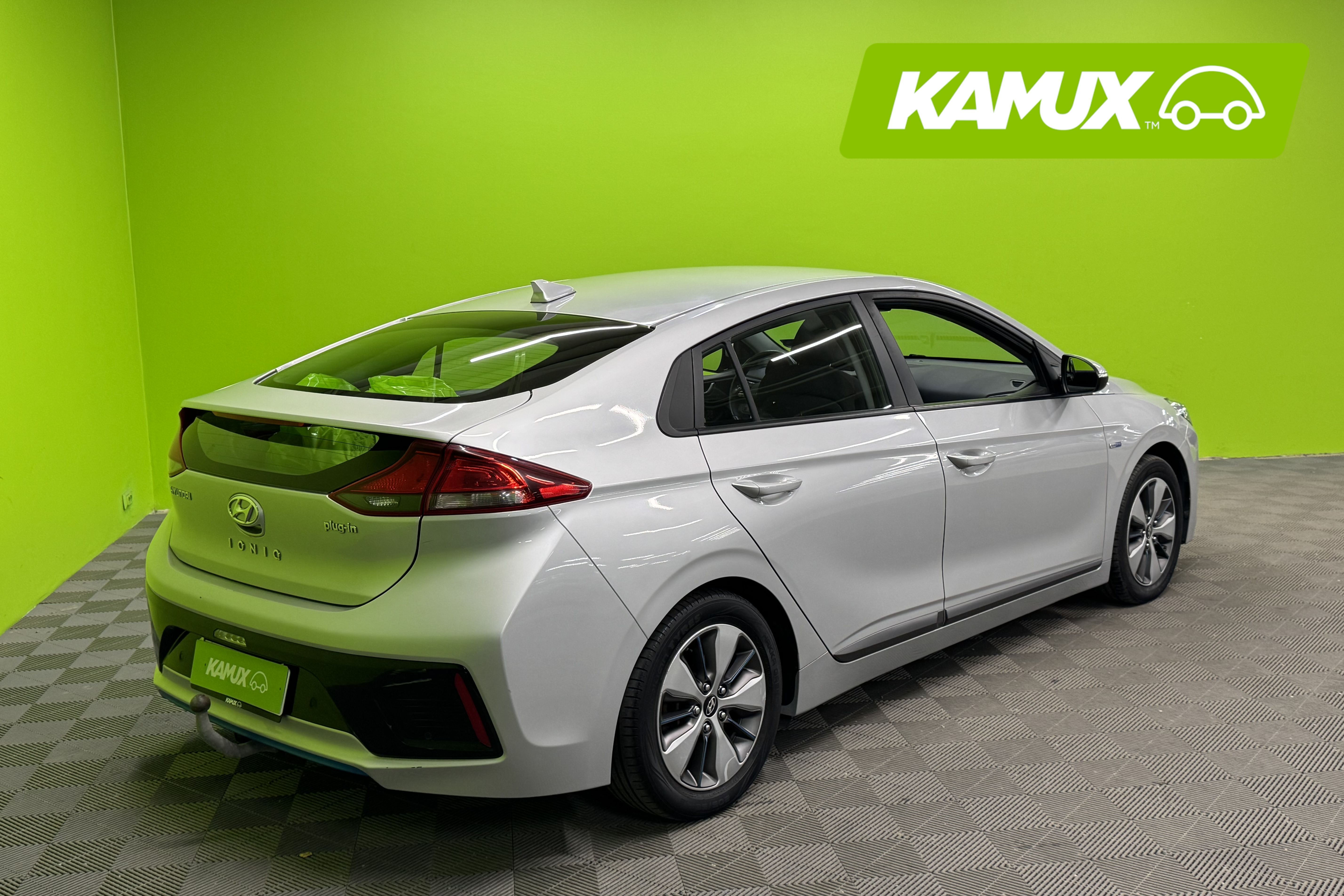 Hyundai Ioniq Plug-In DCT Comfort 2018, photo 3/26