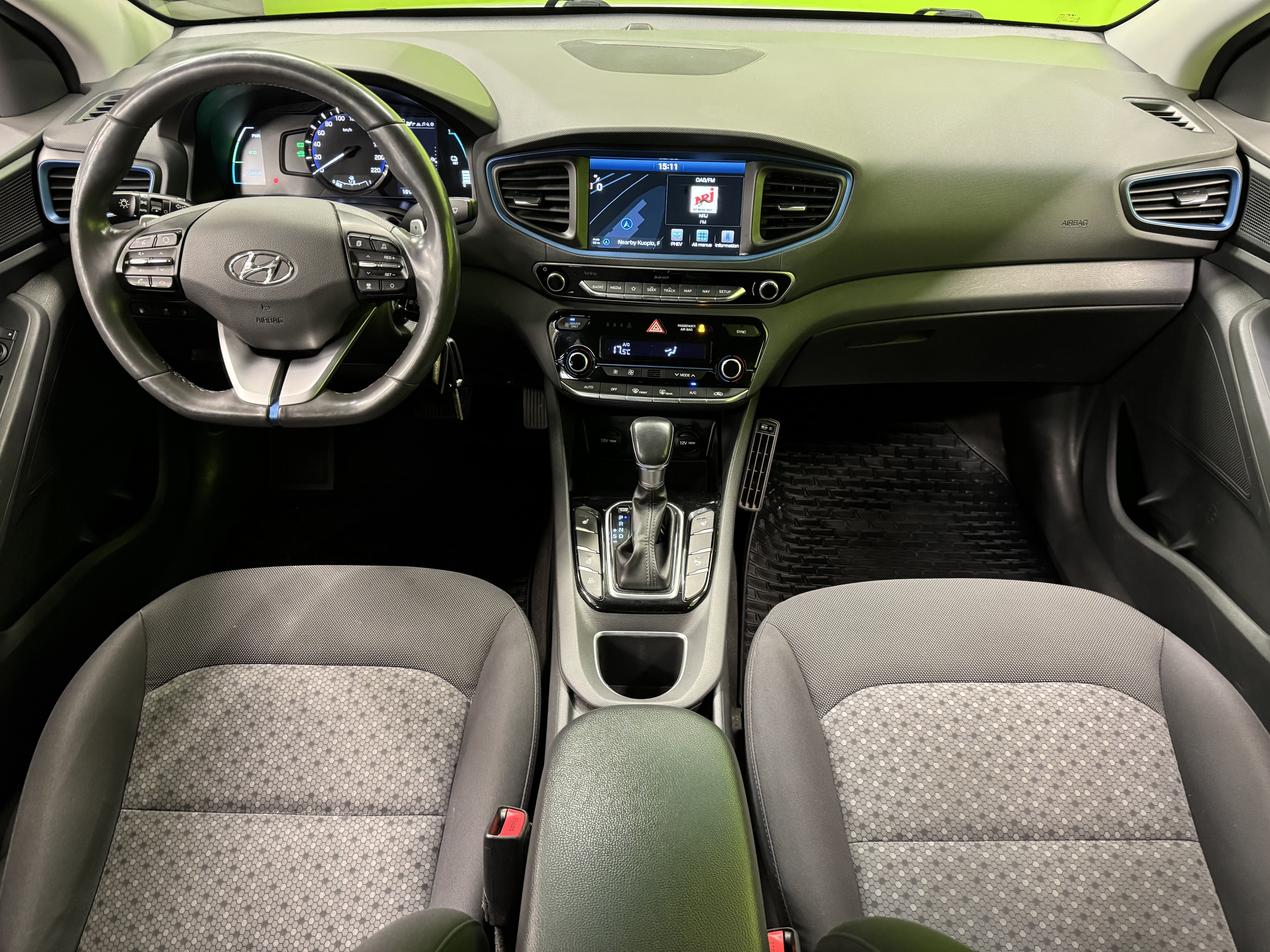 Hyundai Ioniq Plug-In DCT Comfort 2018, photo 6/26