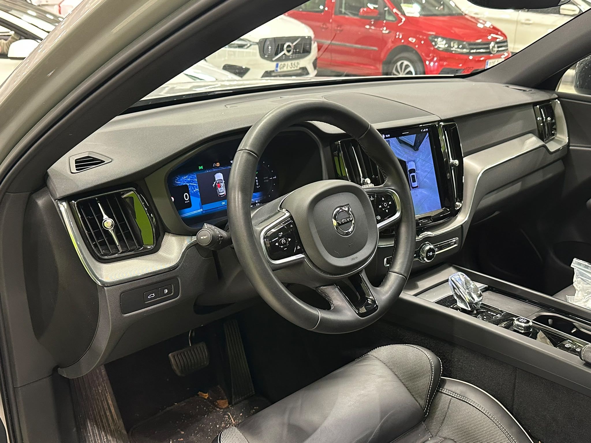 Volvo XC60 2023, kuva 3/25