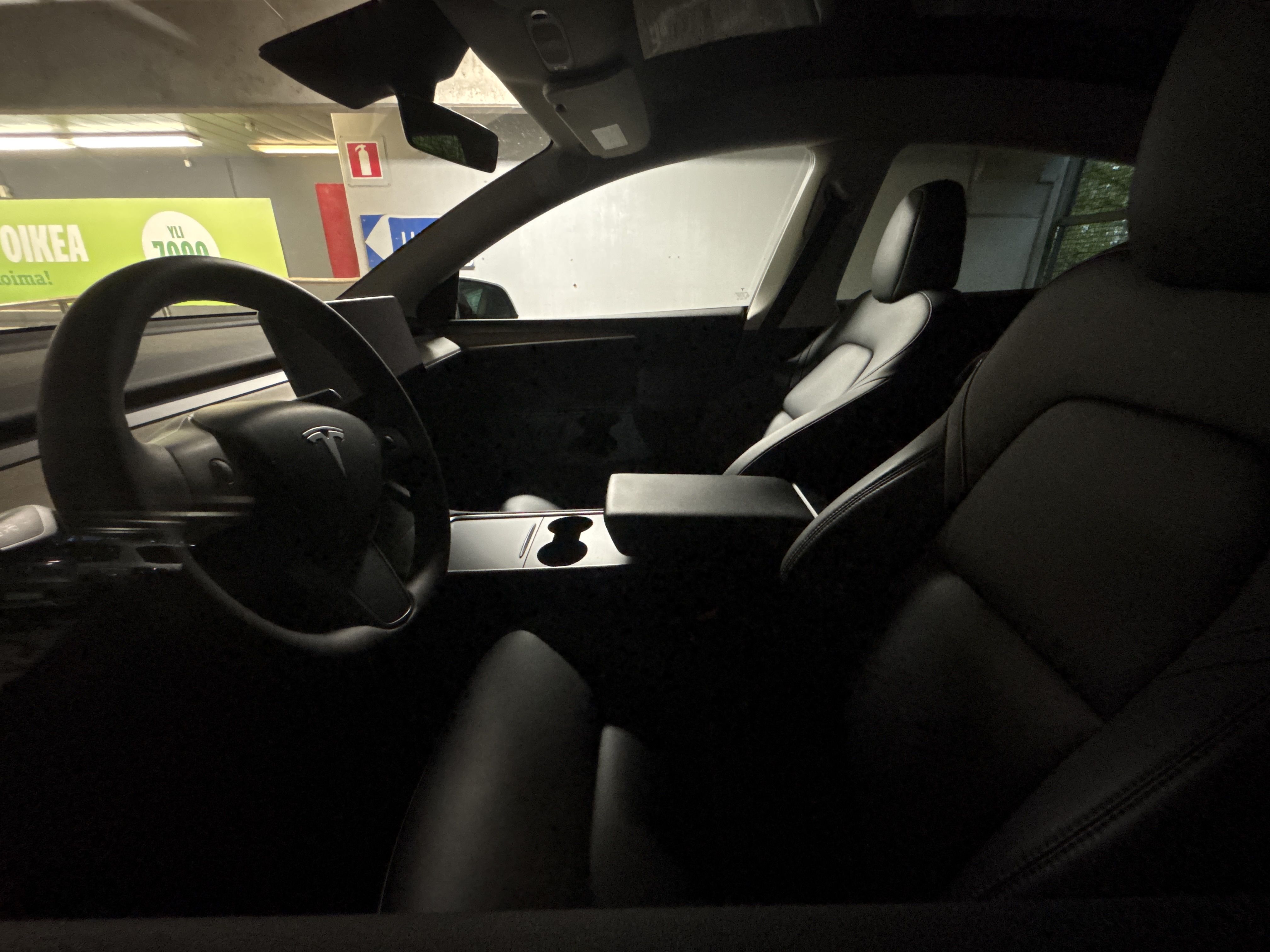 Tesla Model Y RWD 2023, photo 3/3