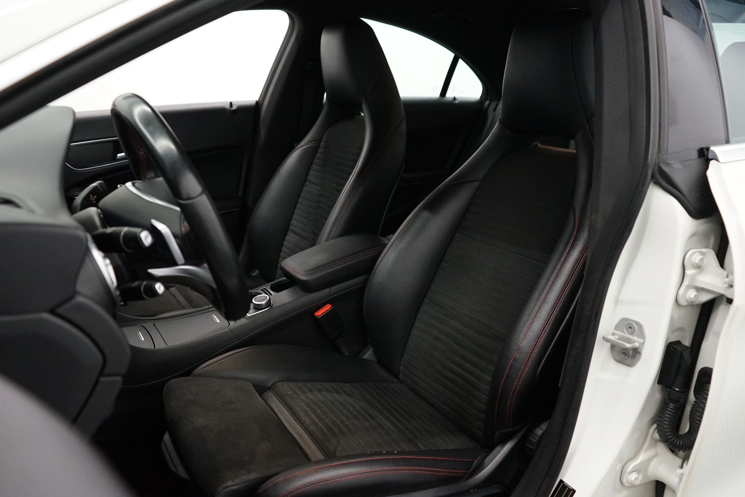 Mercedes-Benz CLA 180 A Business AMG 2016, kuva 6/18