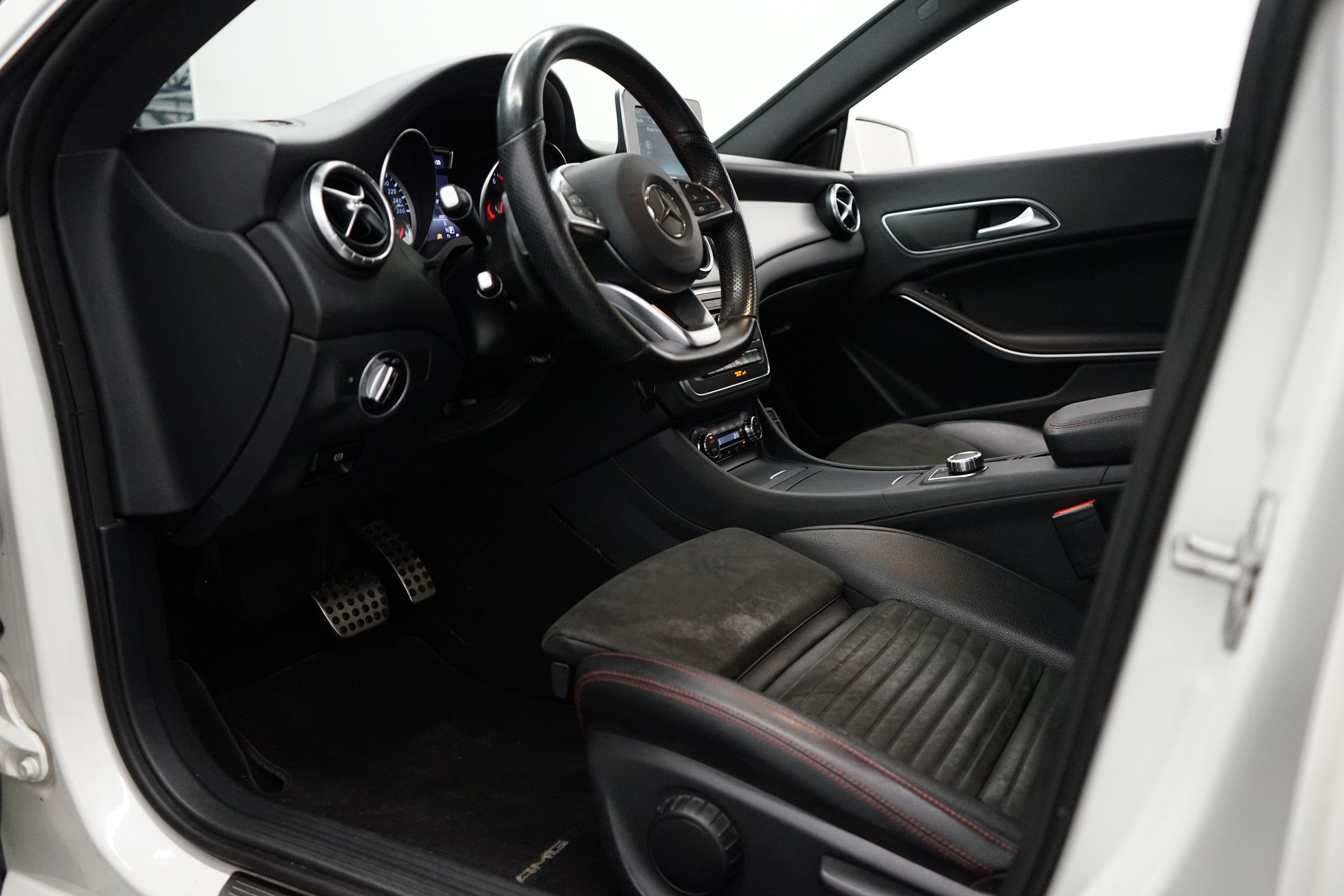 Mercedes-Benz CLA 180 A Business AMG 2016, kuva 7/18