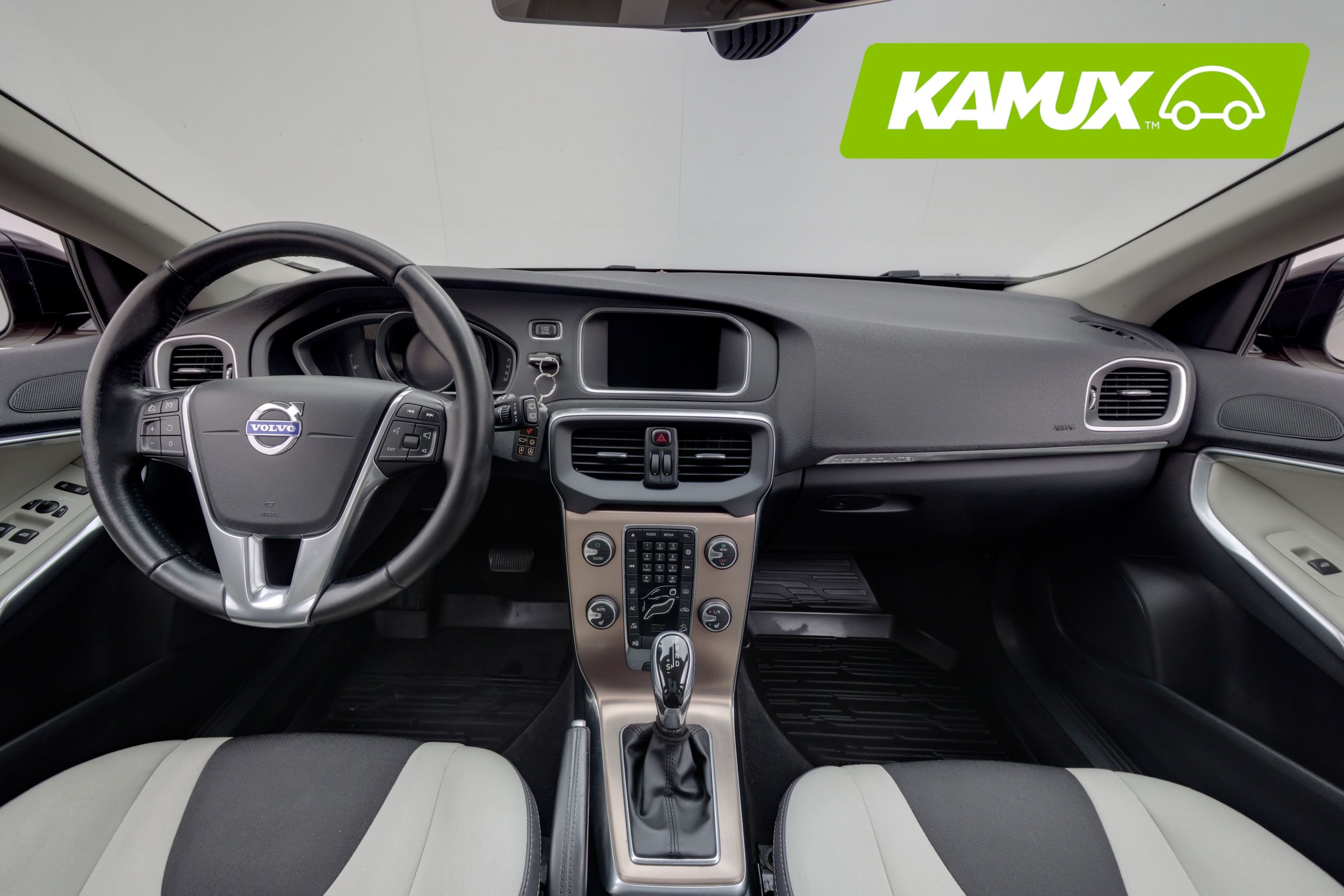 Volvo V40 Cross Country 2016, photo 7/28