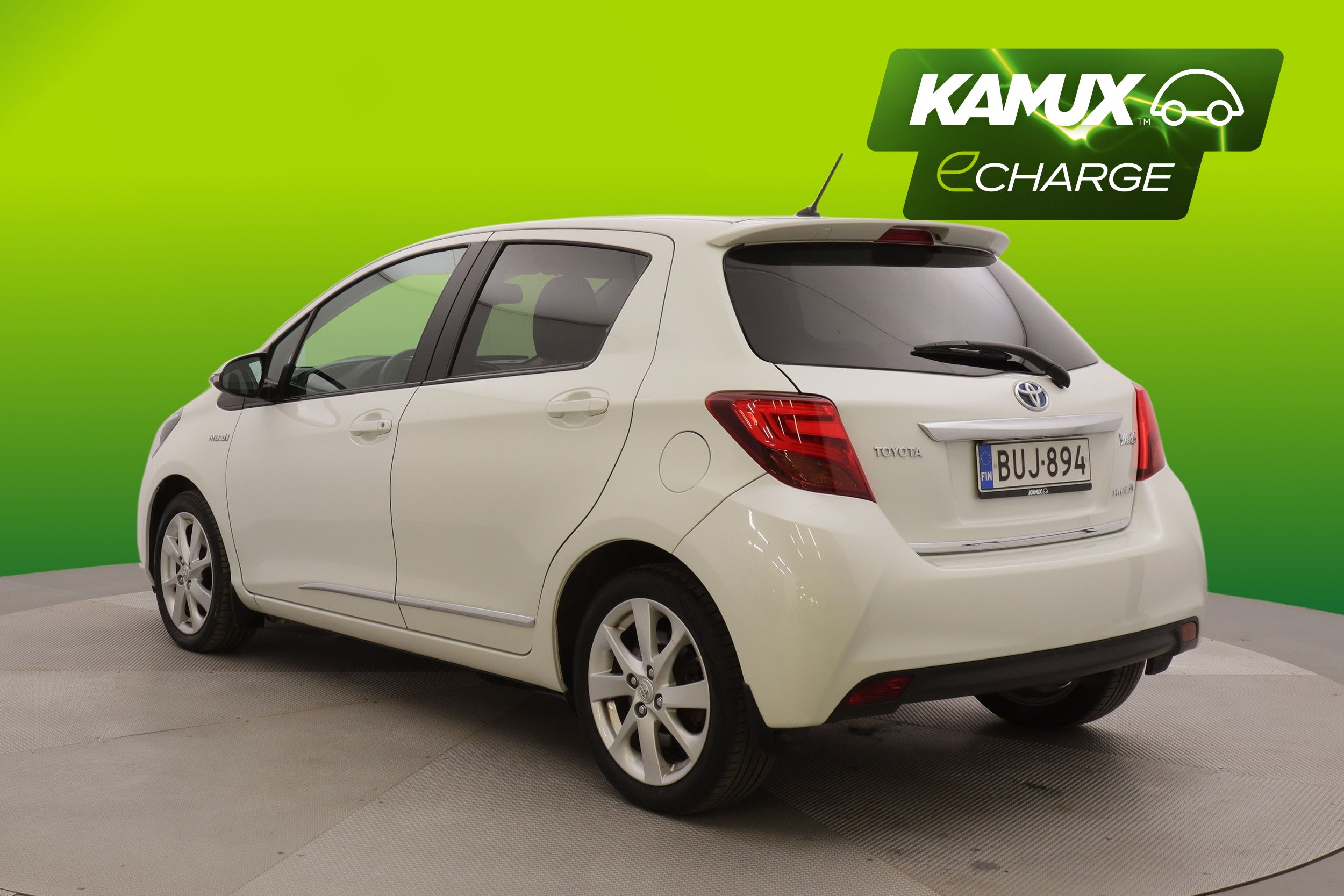 Toyota Yaris 1,5 Hybrid Style 2015, photo 4/18