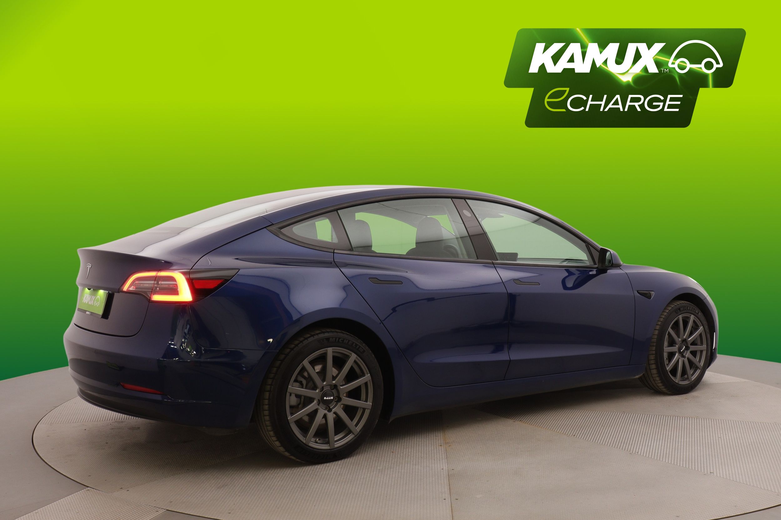 Tesla Model 3 Standard Range Plus 2021, photo 2/28