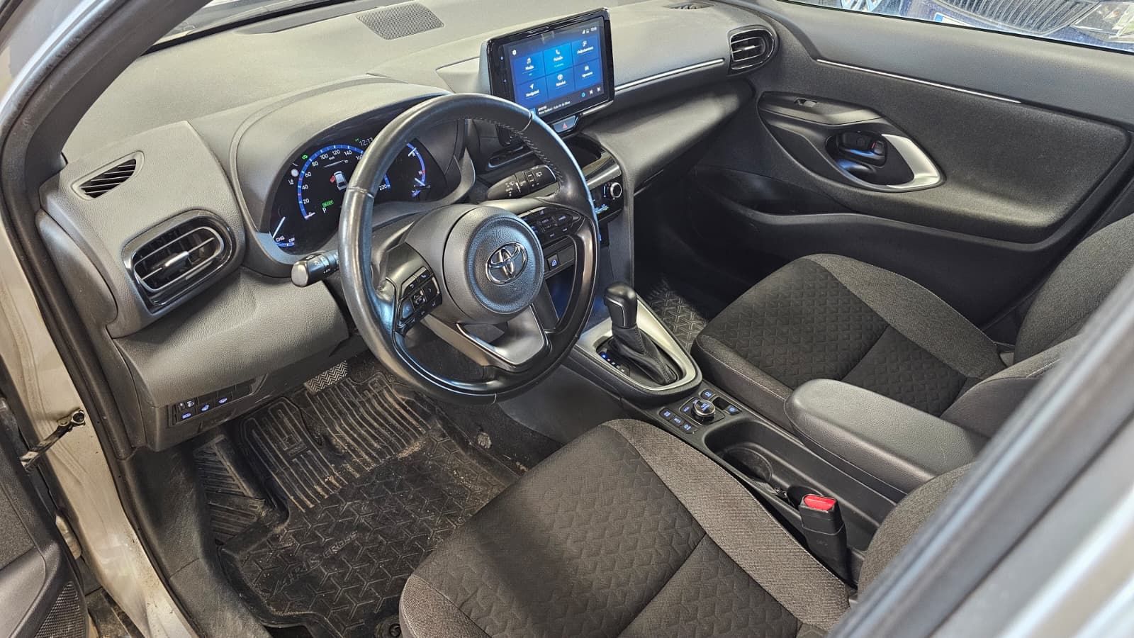 Toyota Yaris Cross 2022, photo 5/9