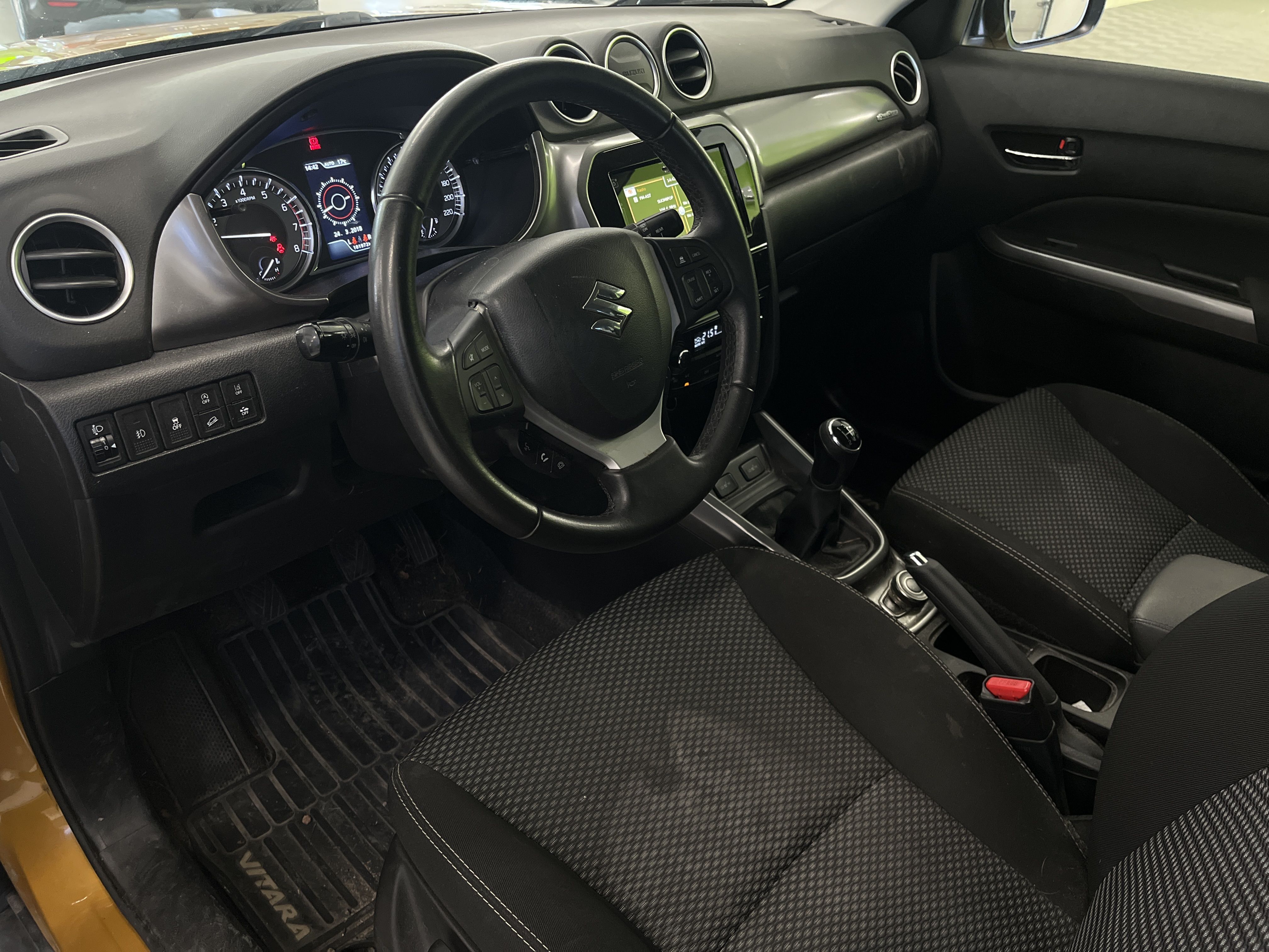 Suzuki Vitara 112 BOOSTERJET 4WD GL+ 5MT 2019, photo 3/3