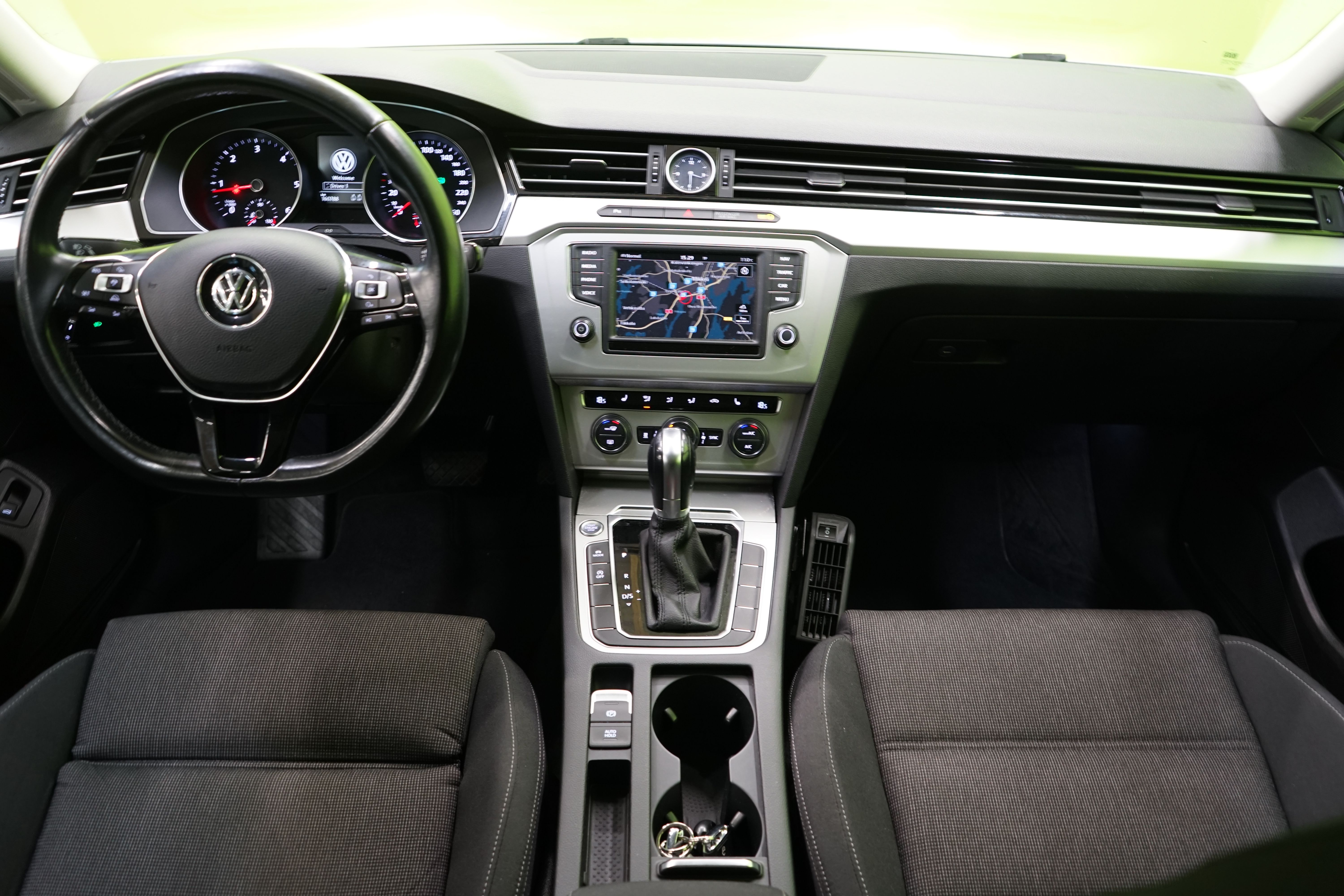 Volkswagen Passat 2016, kuva 7/26