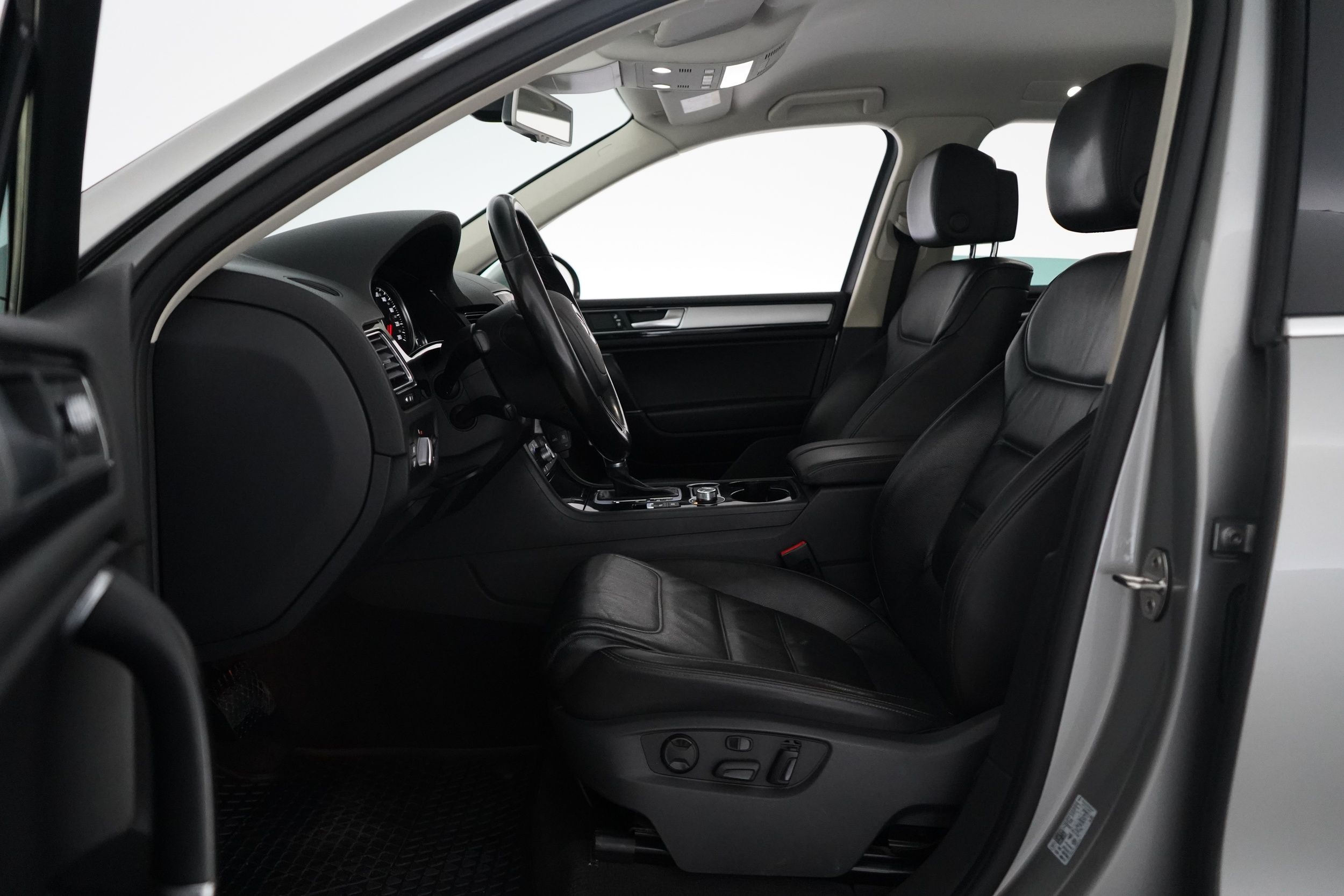 Volkswagen Touareg 2016, kuva 7/24