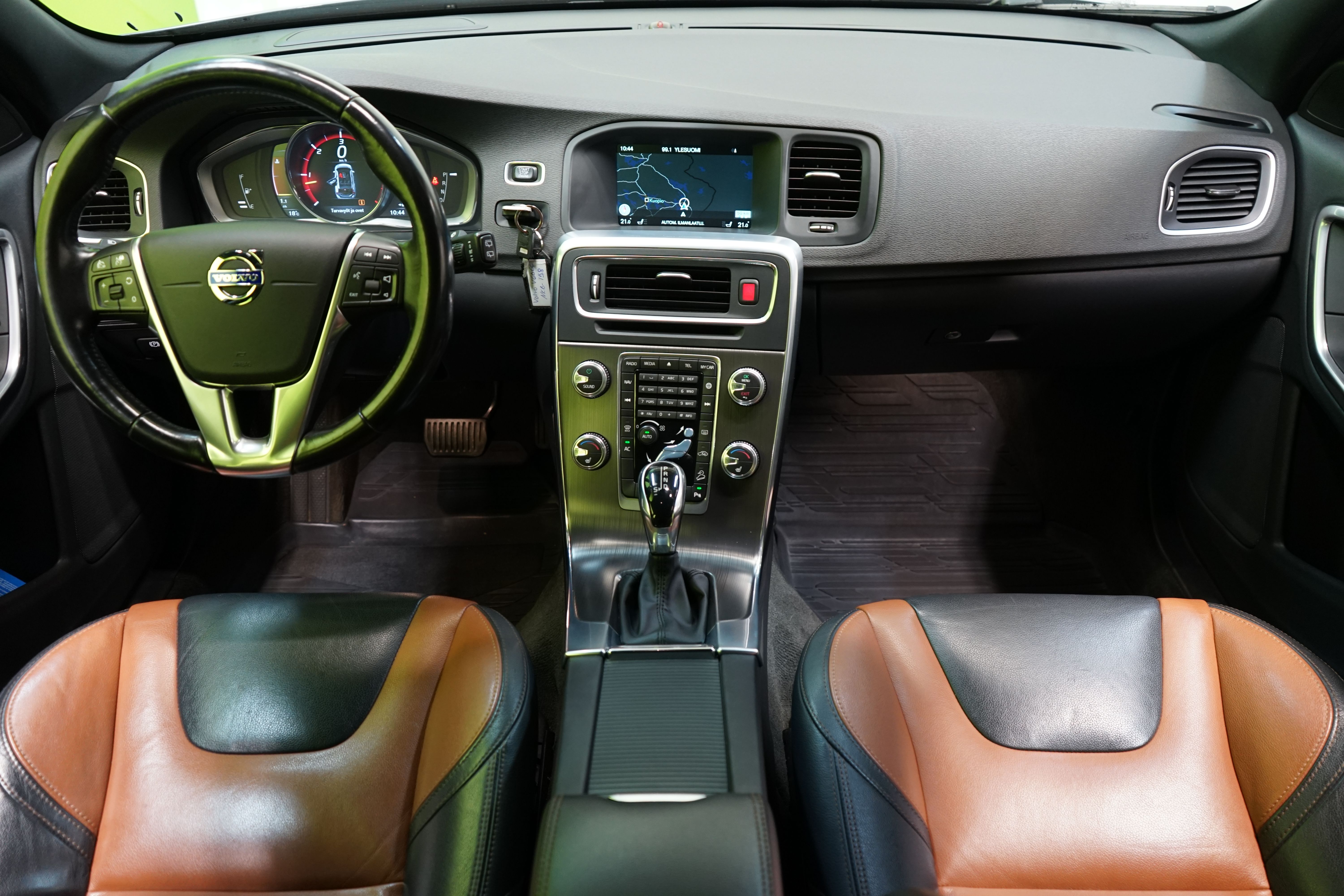 Volvo V60 Cross Country 2016, kuva 6/27