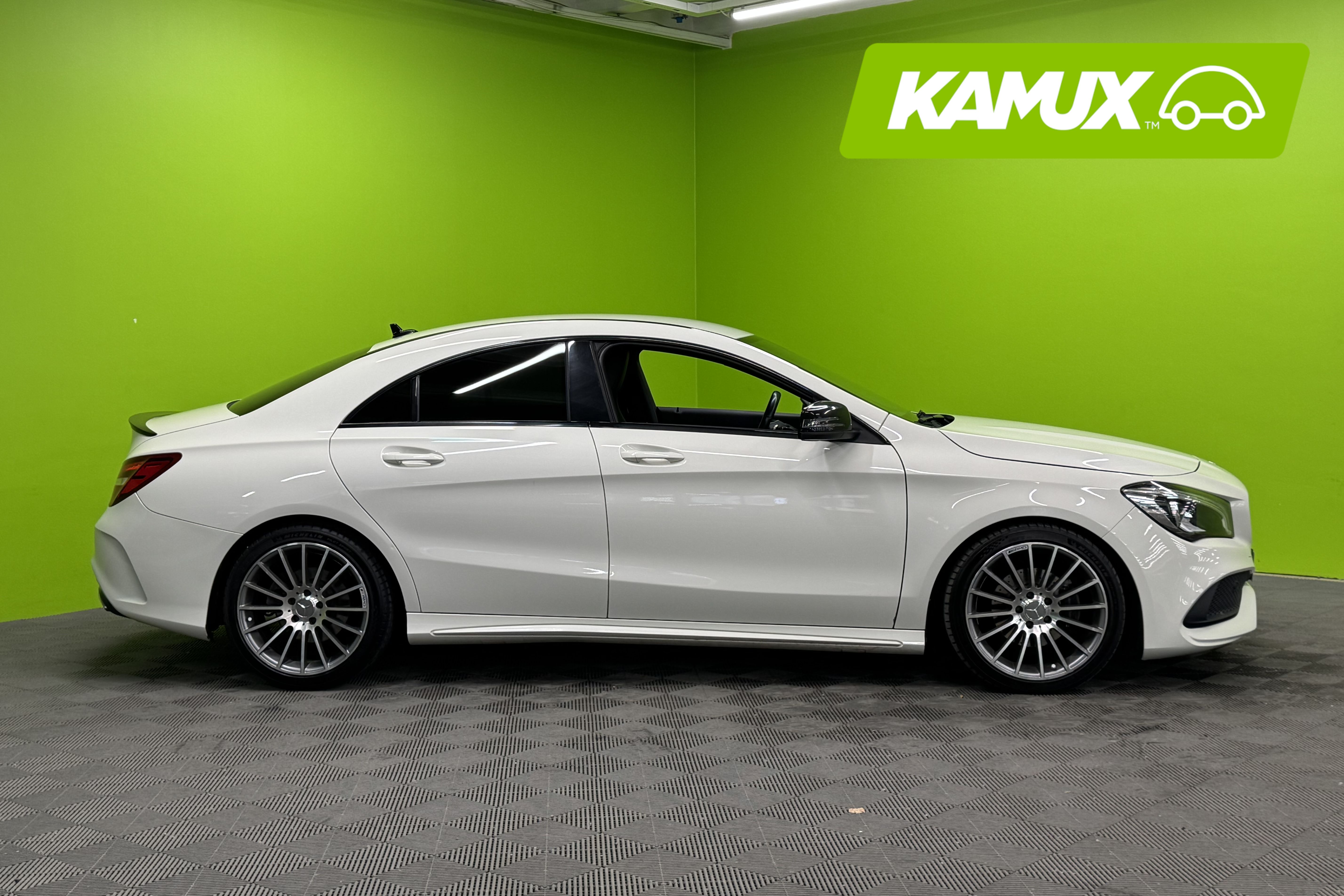 Mercedes-Benz CLA 200 AMG Line 2017, kuva 2/21