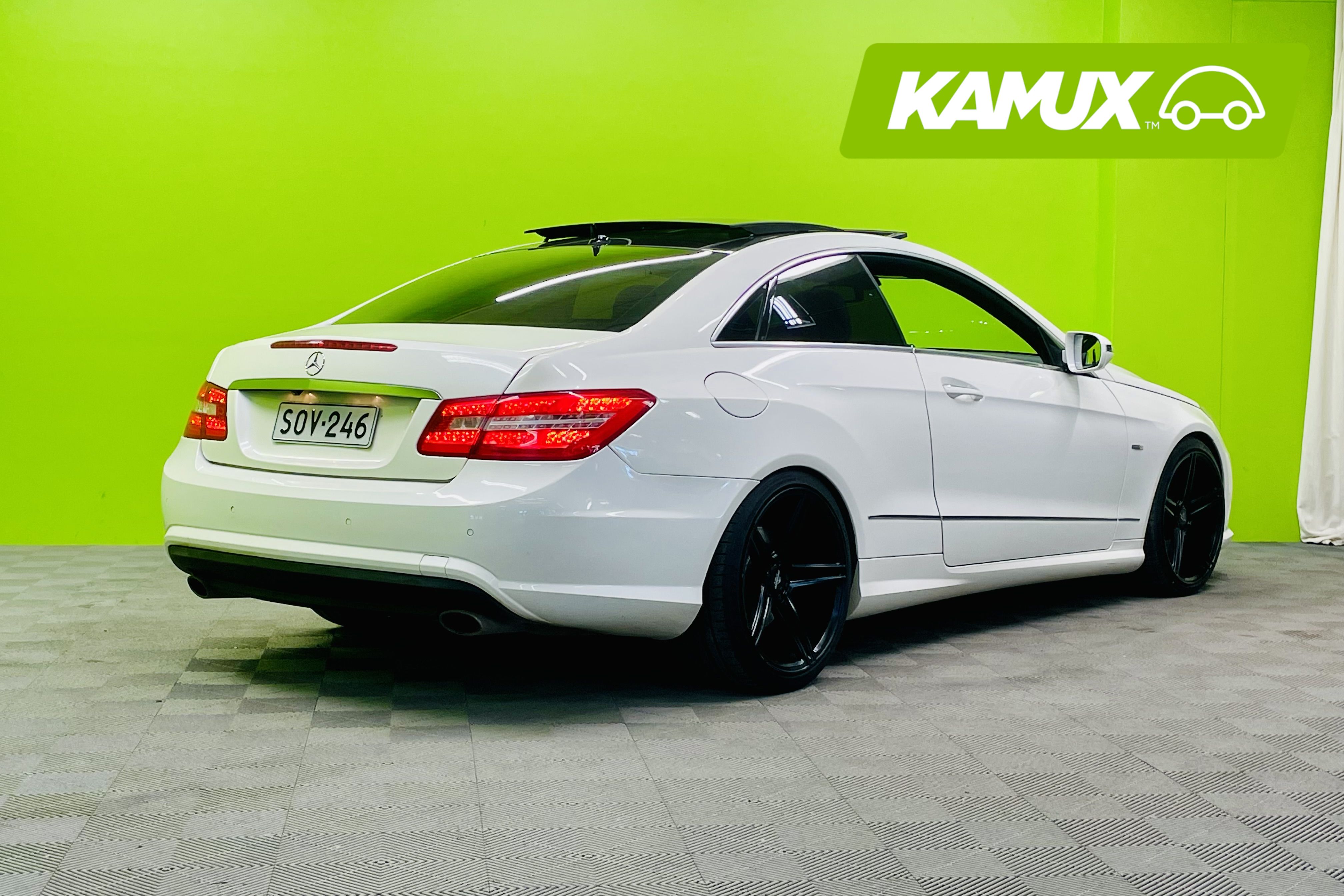 Mercedes-Benz E 350 CDI BE Coupé A AMG 2010, kuva 4/31