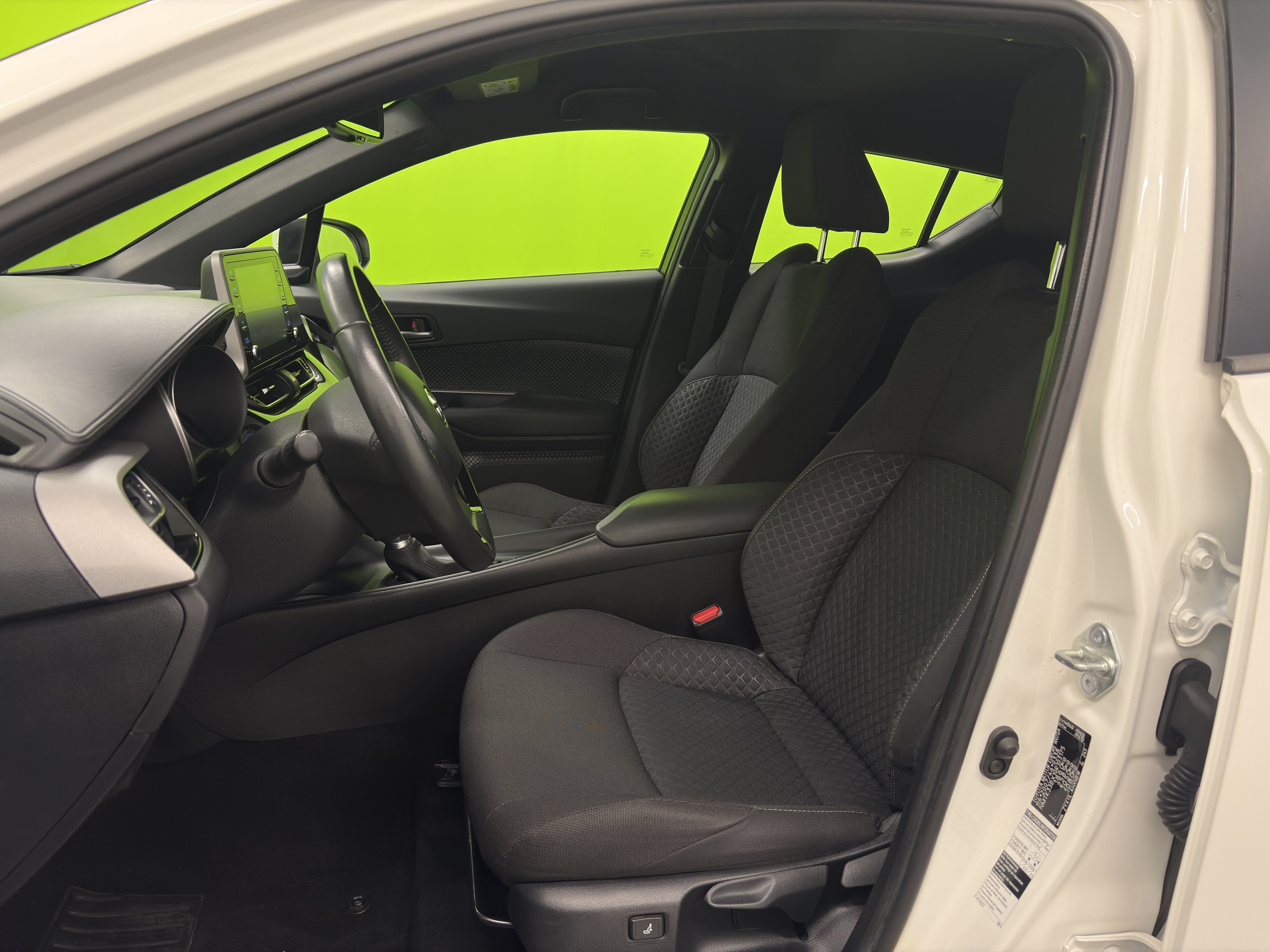Toyota C-HR 1,8 Hybrid Active Edition 2021, kuva 6/25