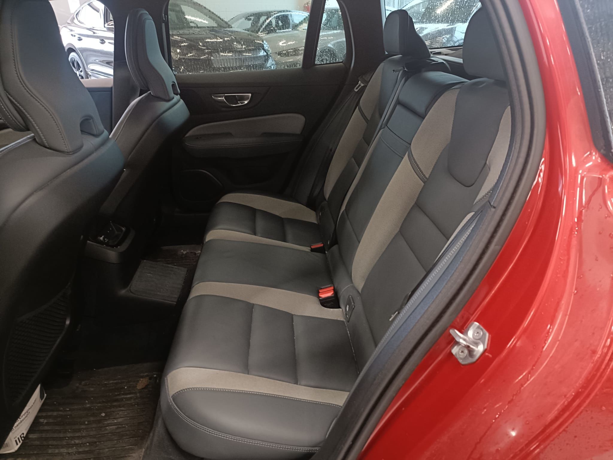 Volvo V60 T6 TwE AWD R-Design aut 2020, kuva 6/18