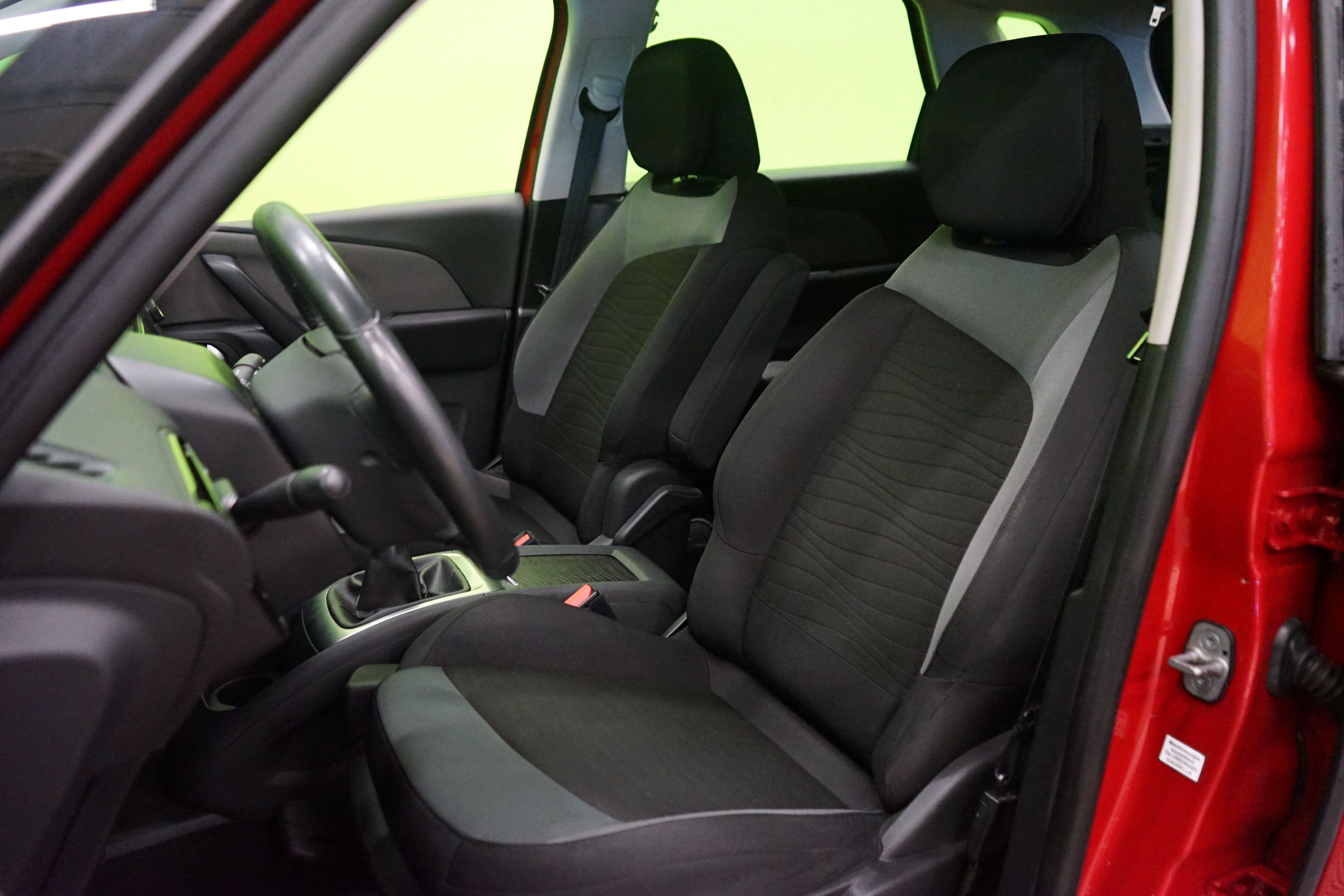 Citroen C4 Picasso VTi 120 Confort 2014, photo 7/17