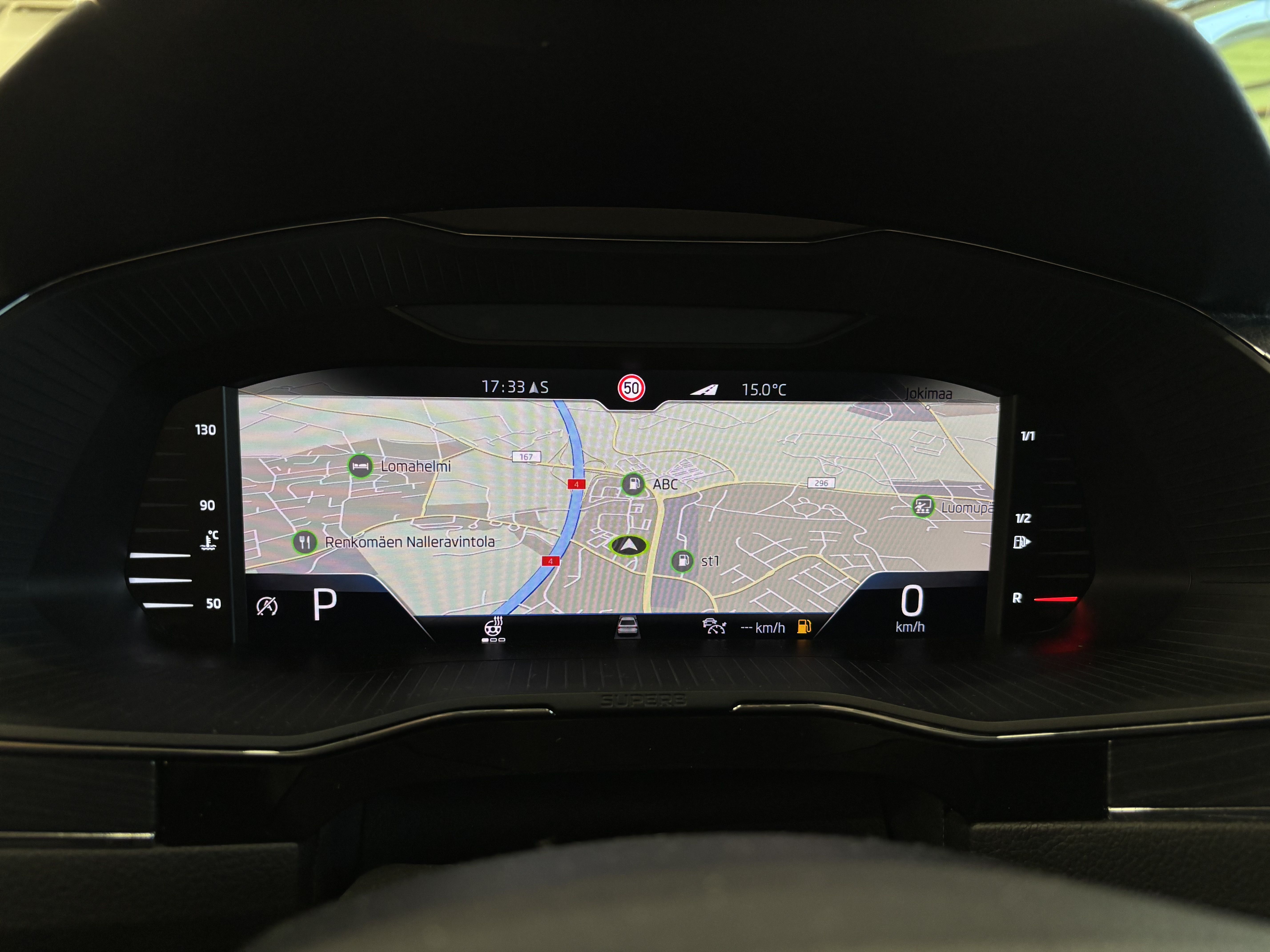 Skoda Superb 2021, photo 7/14