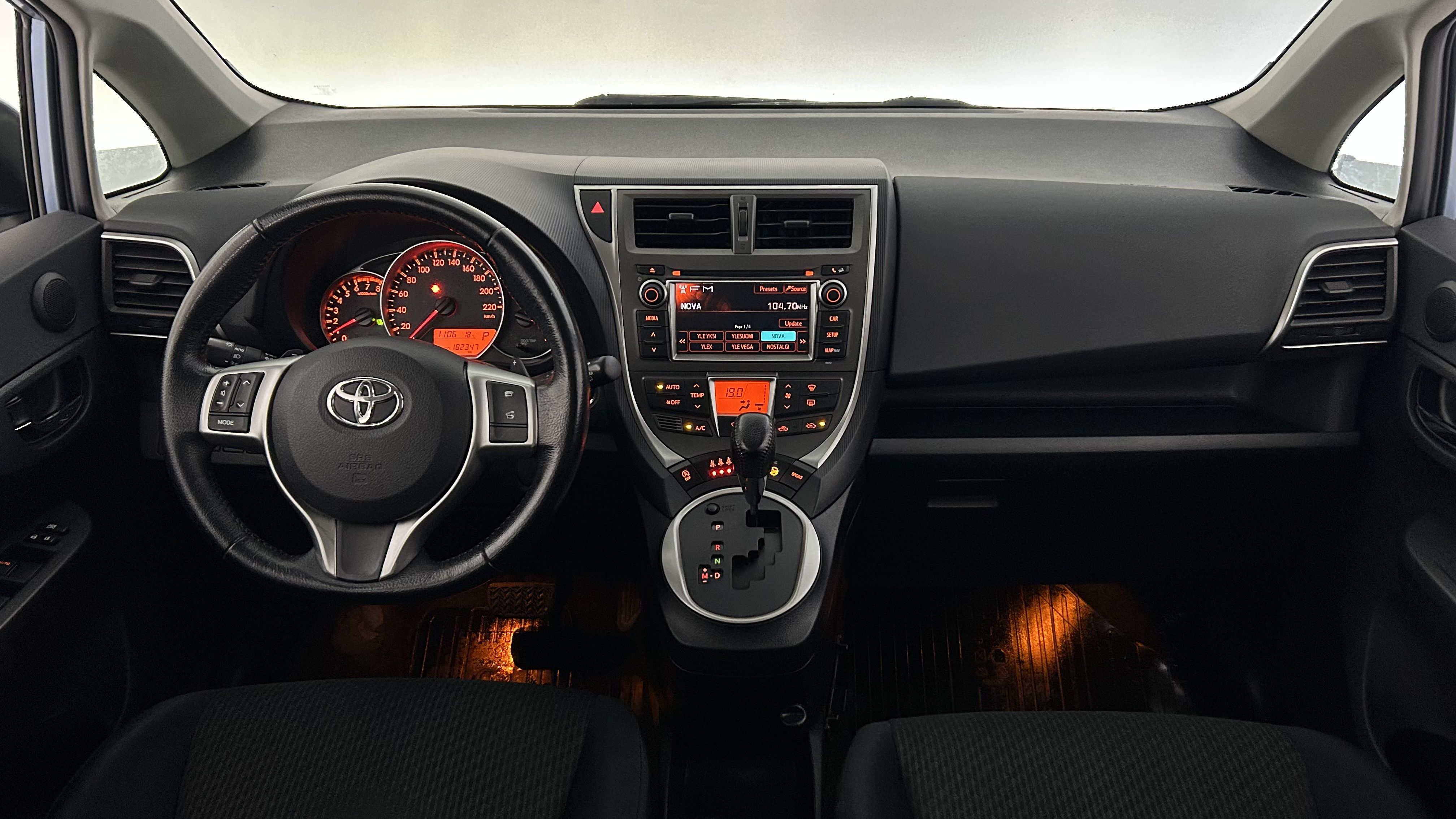 Toyota Verso-S 2011, kuva 7/23