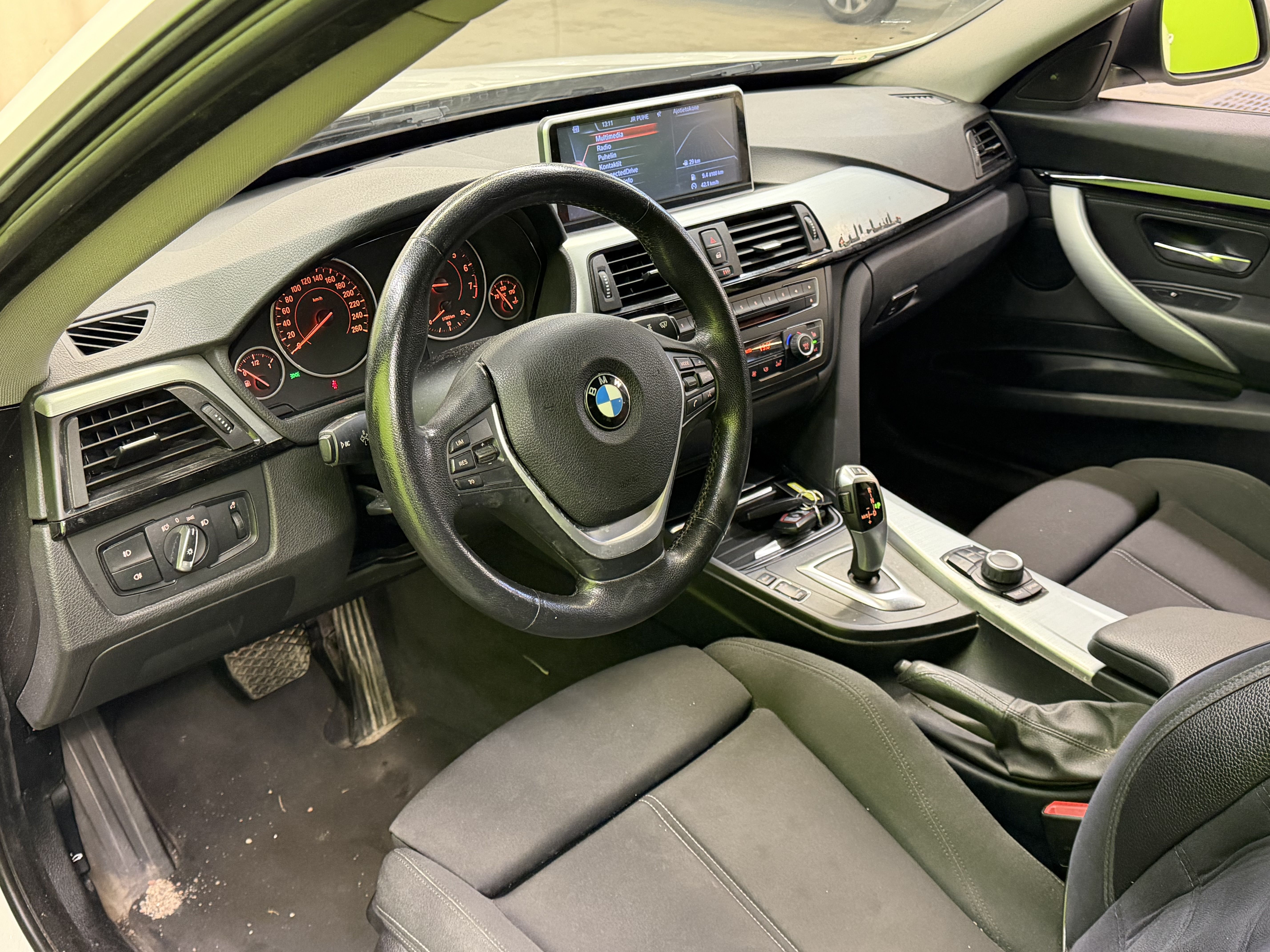 BMW 320 Gran Turismo 2015, kuva 4/5