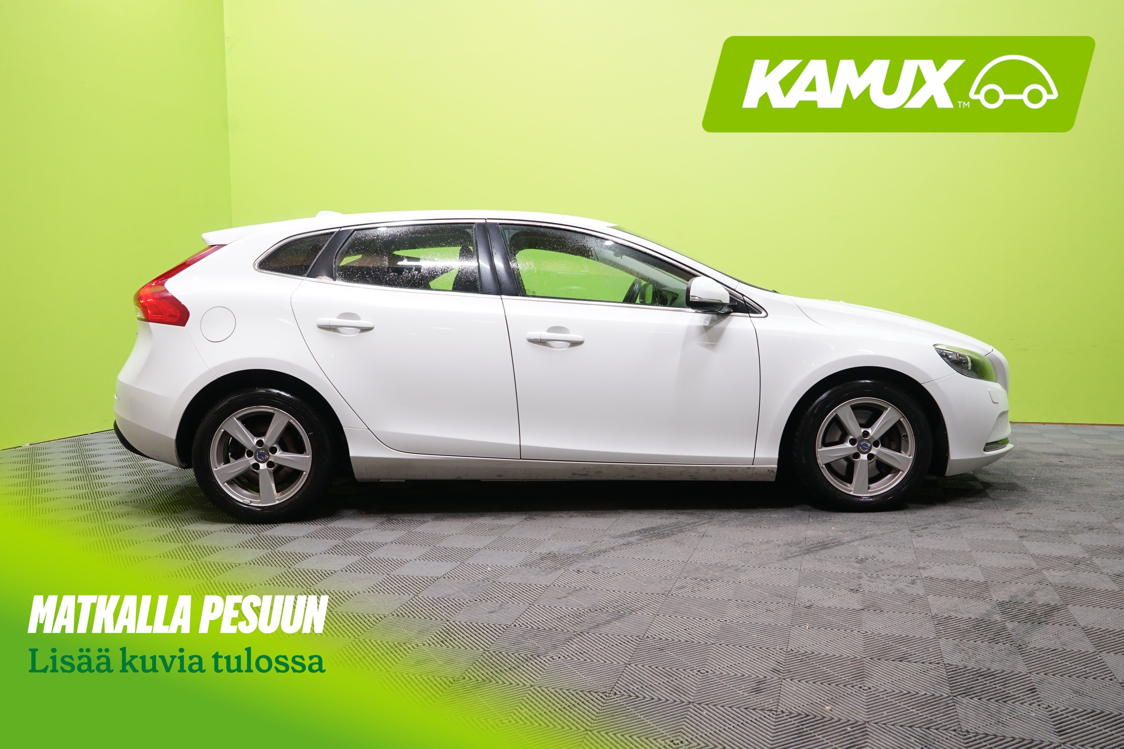 Volvo V40 D2 Momentum aut 2016, kuva 2/4
