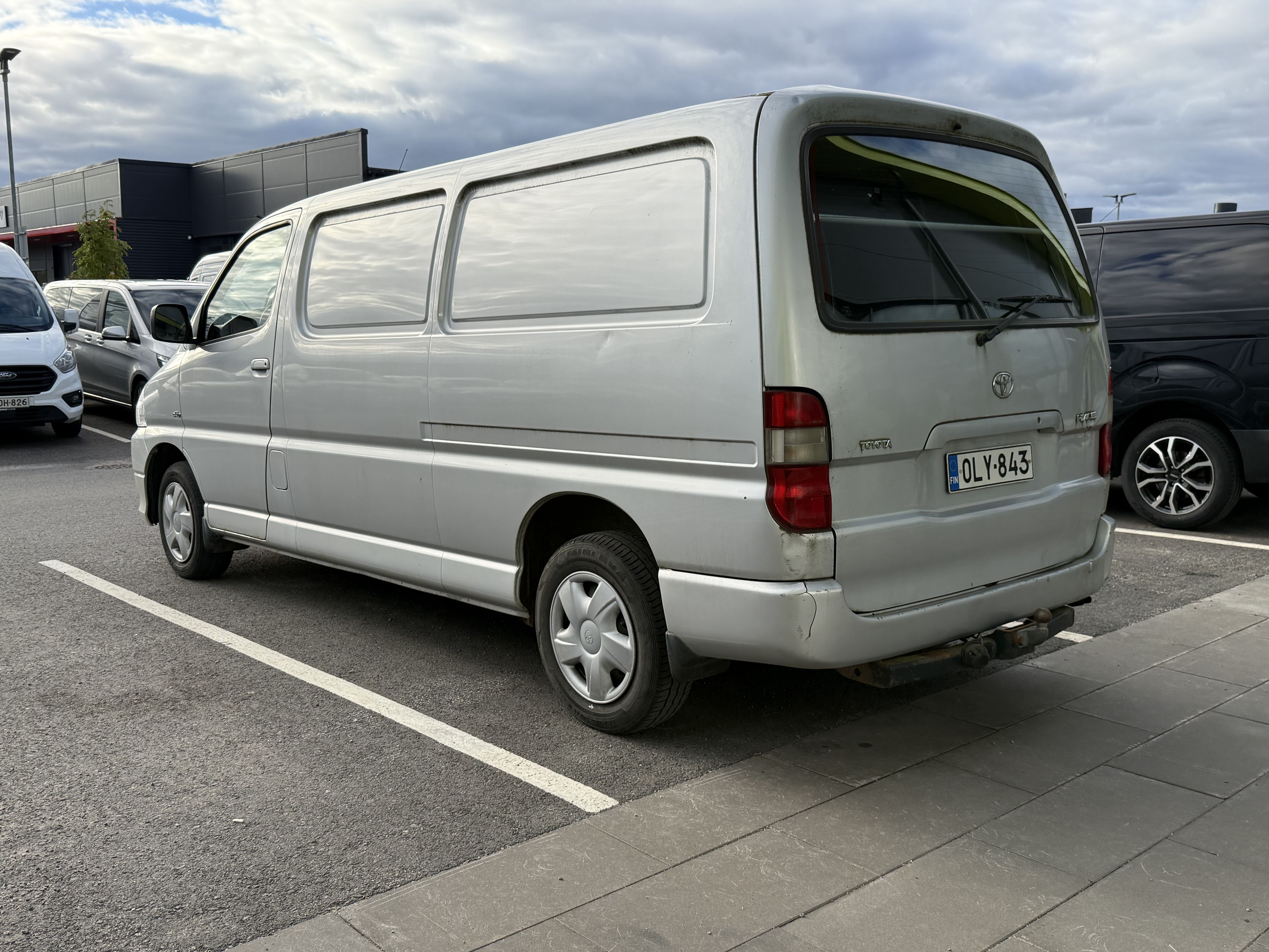 Toyota Hiace 2.5D-4D 2007, kuva 5/6