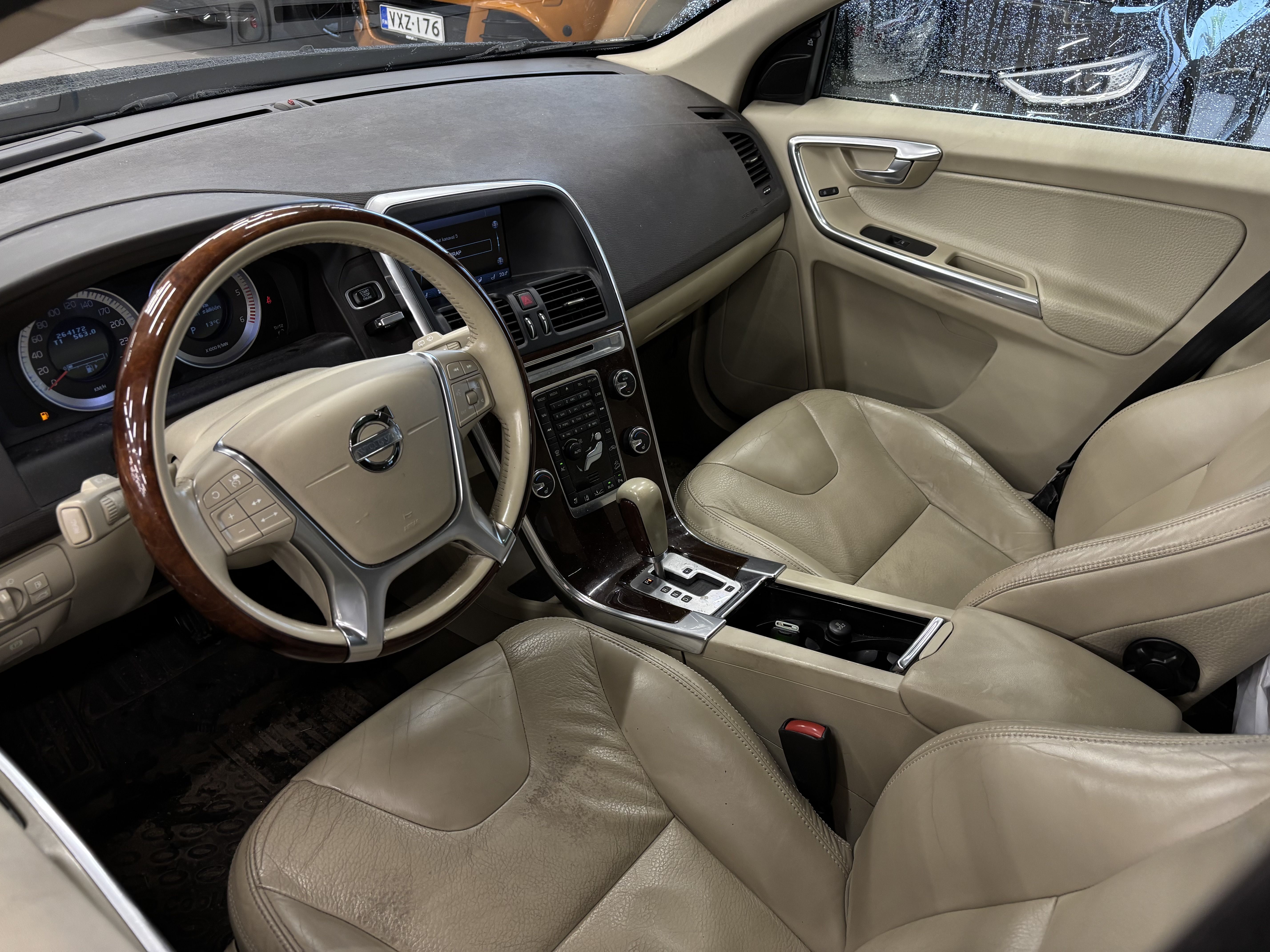 Volvo XC60 D5 AWD Summum Business aut 2012, kuva 4/10