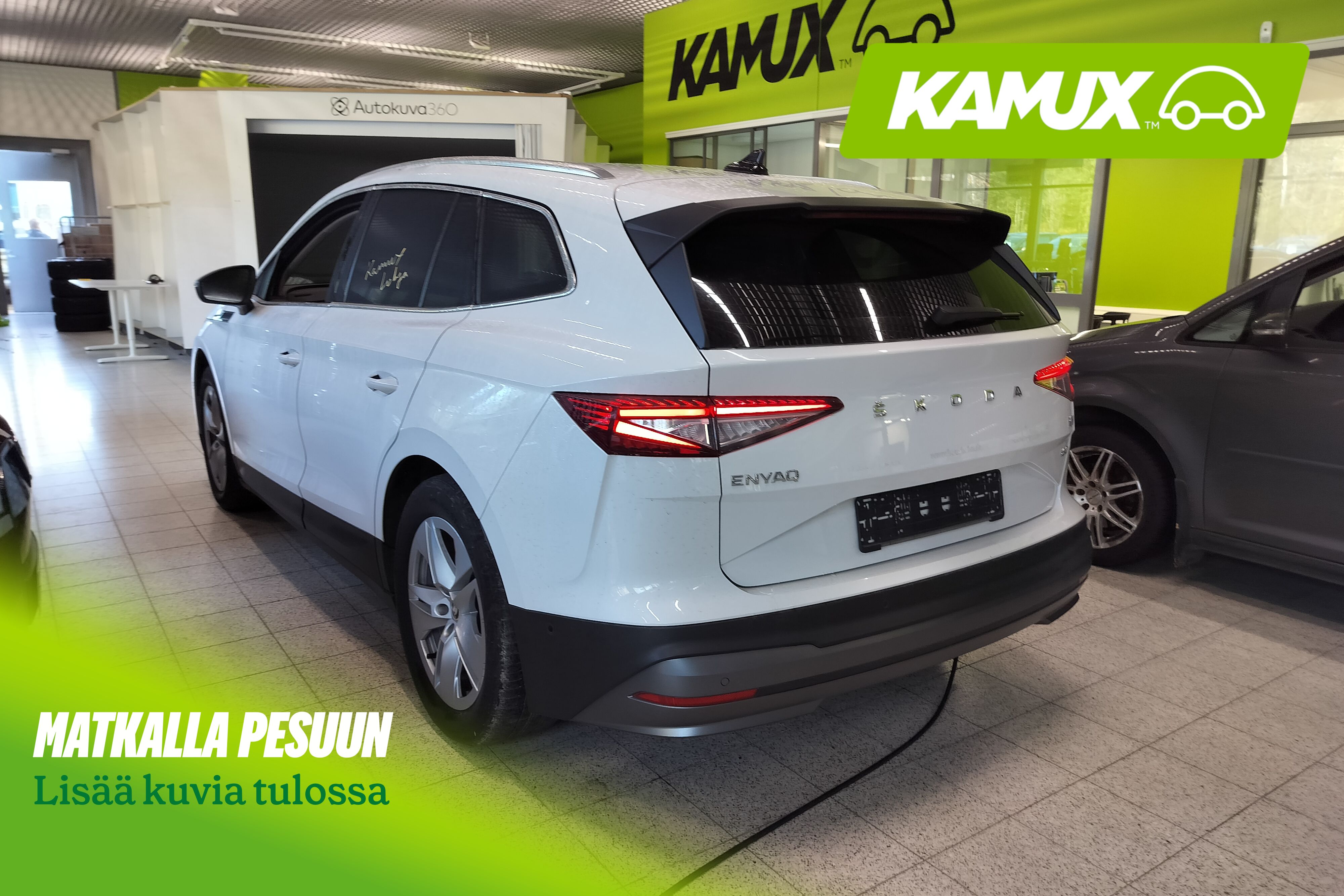 Skoda Enyaq iV 80 Loft 2023, photo 2/4