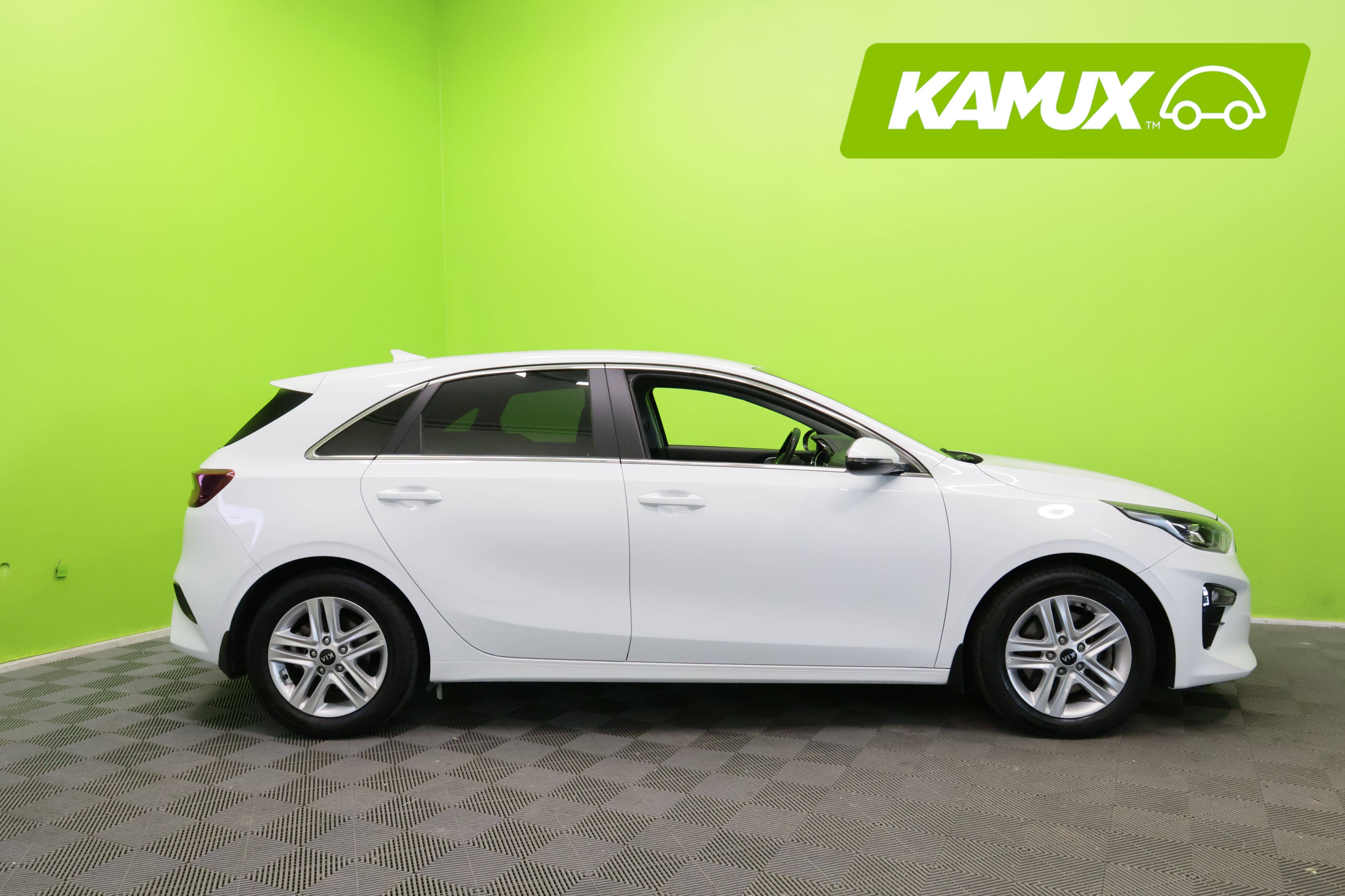 Kia Ceed 1,5 T-GDI 160hv A 2021, kuva 2/23
