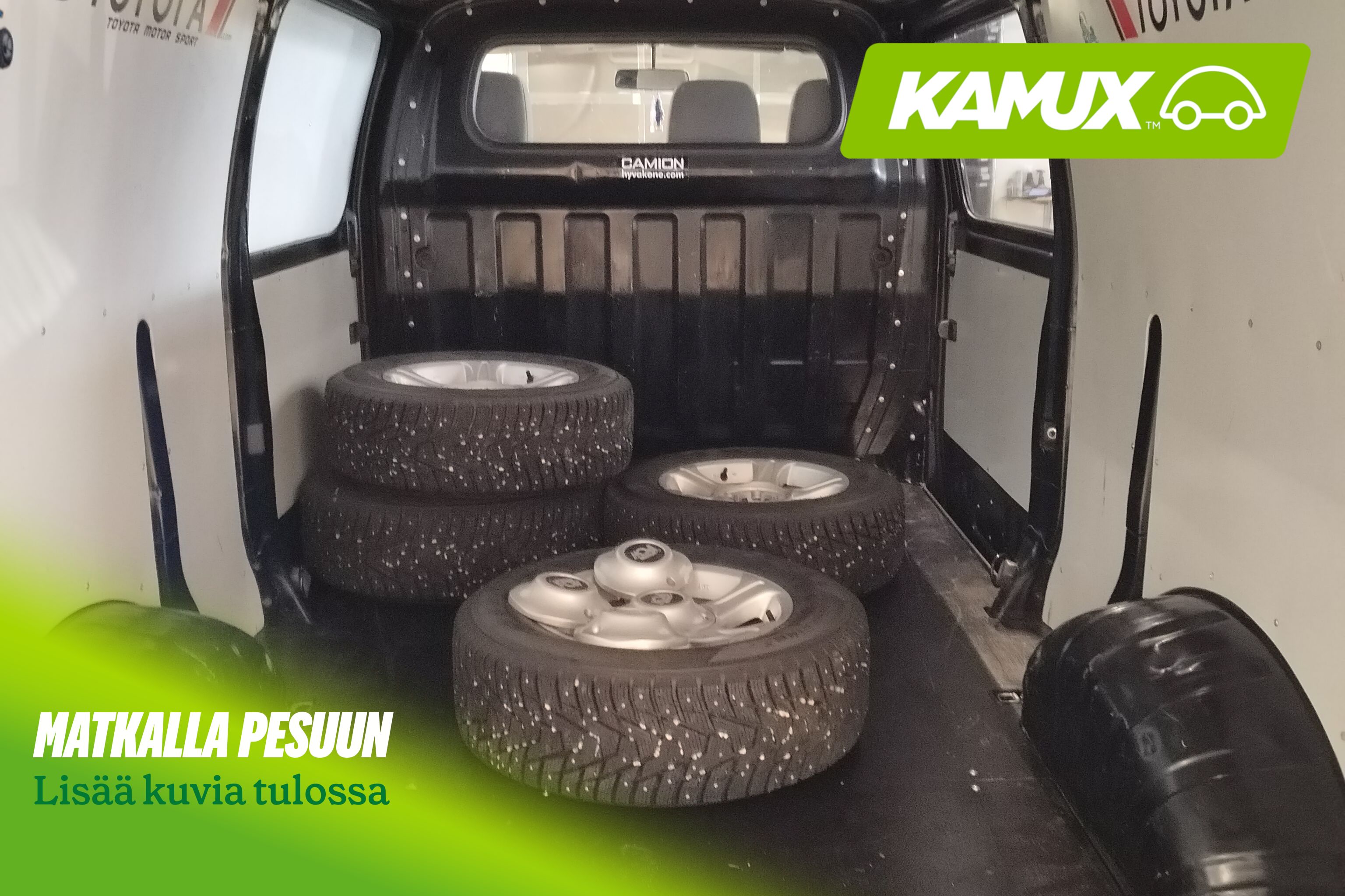 Toyota Hiace 2,5 D-4D 117 5ov 4WD pitkä 2010, photo 6/6