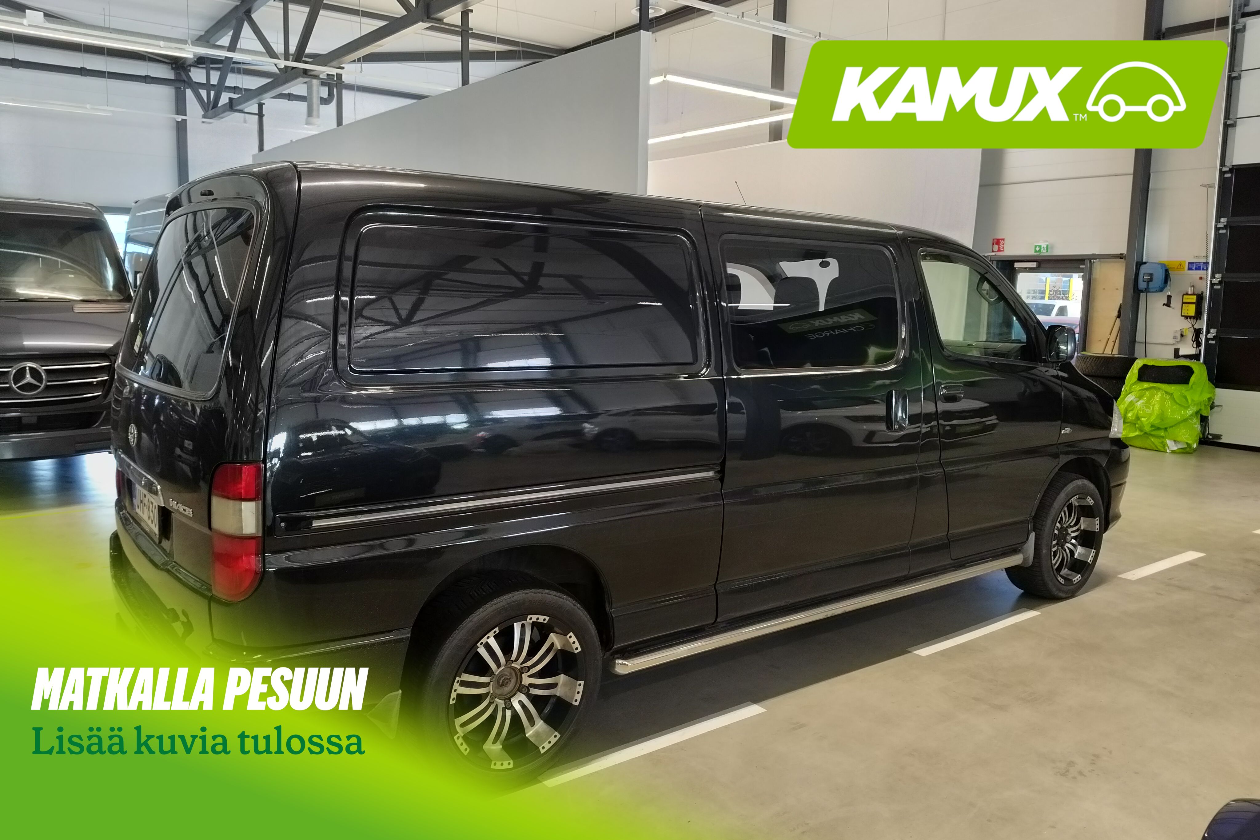 Toyota Hiace 2,5 D-4D 117 5ov 4WD pitkä 2010, photo 3/6