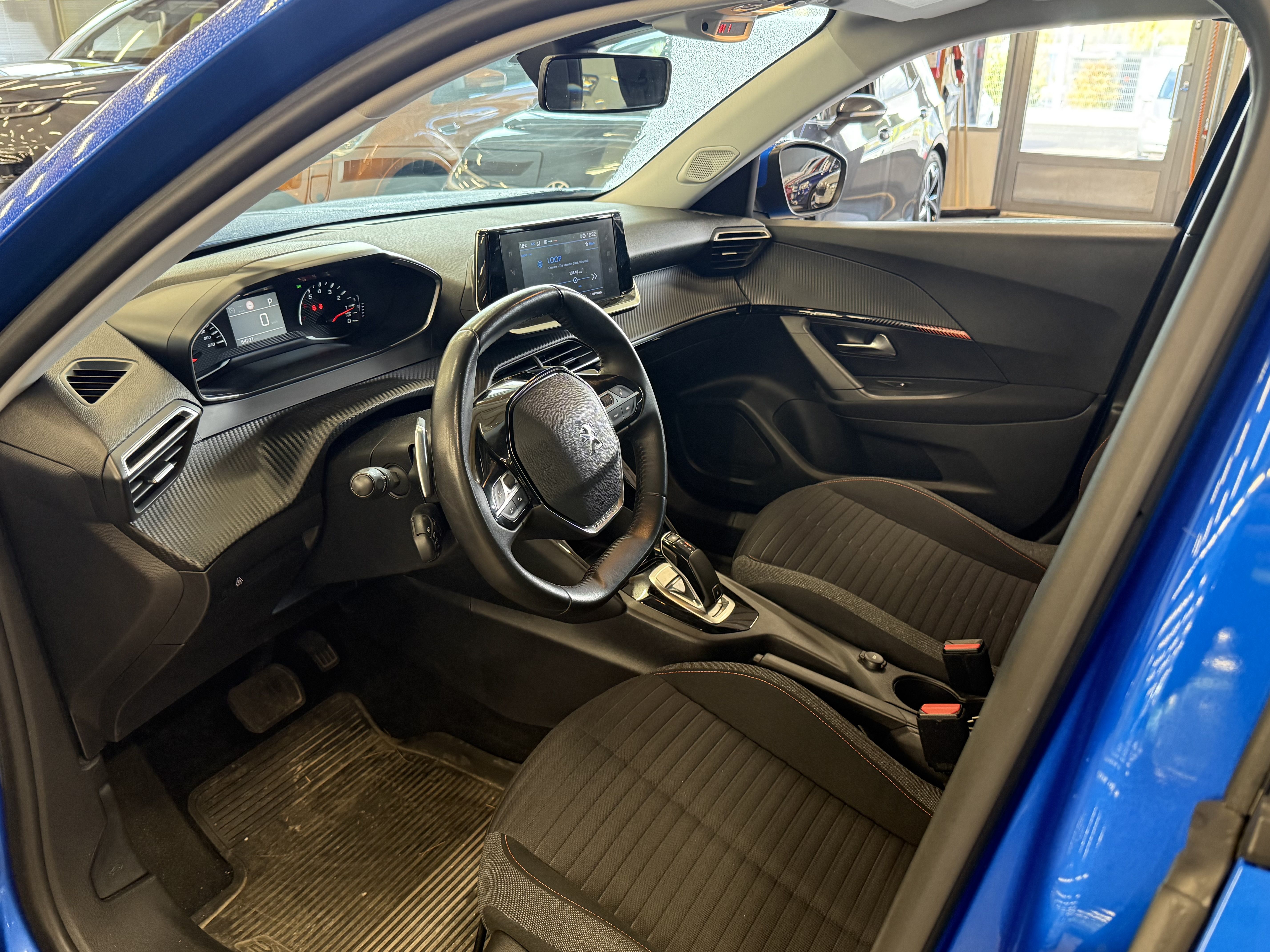 Peugeot 2008 2020, photo 6/9