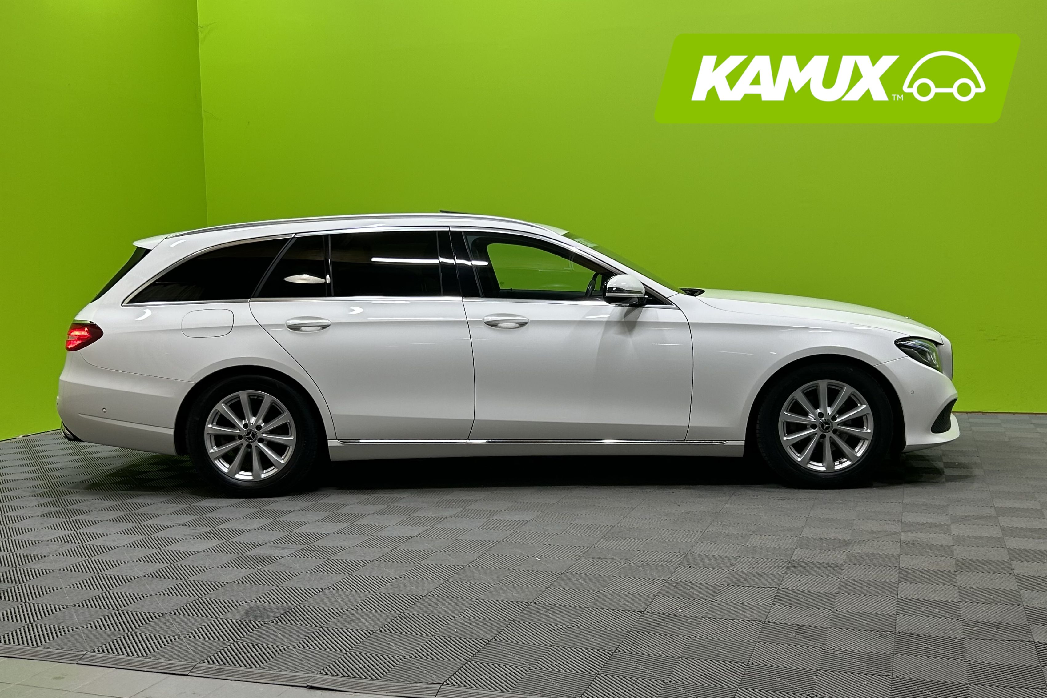 Mercedes-Benz E 220 T d Avantgarde 2017, kuva 2/25