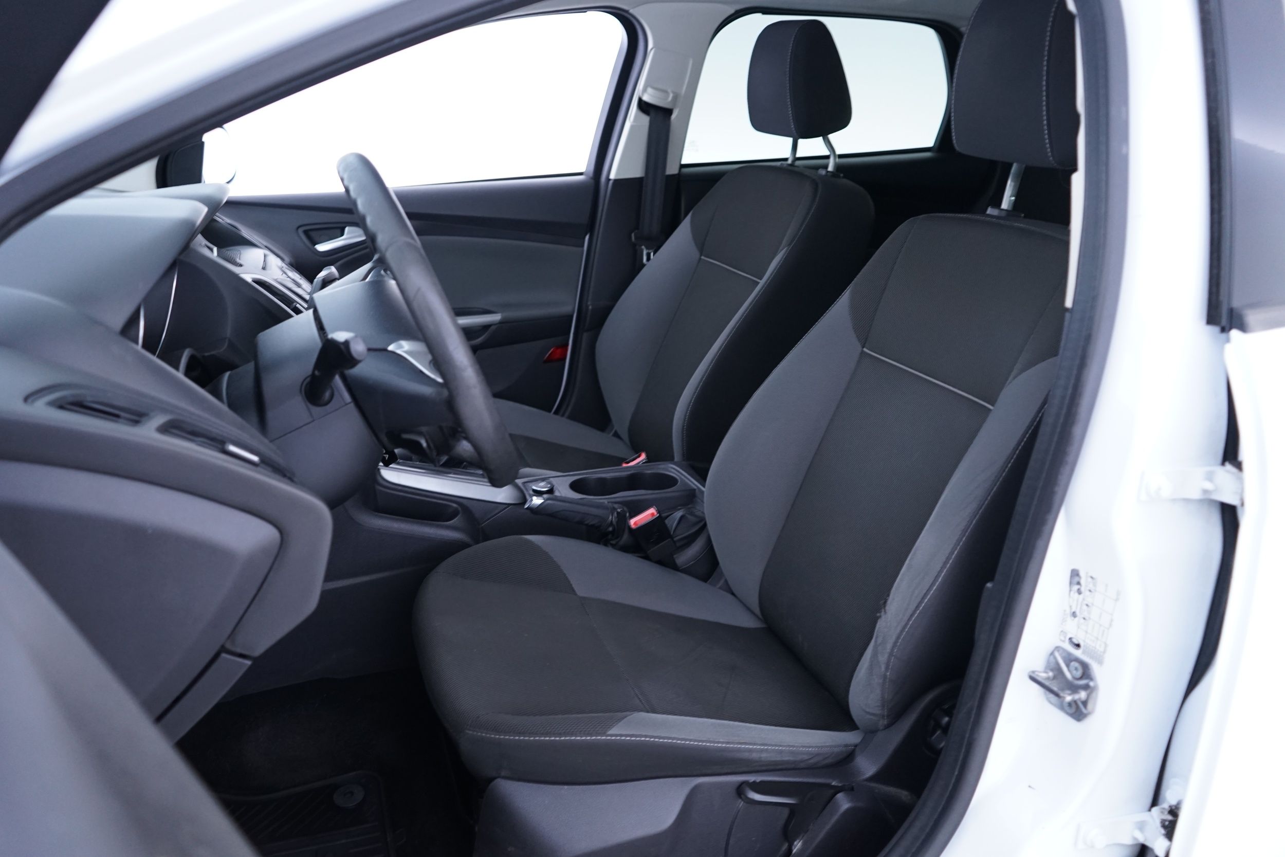 Ford Focus 1,6 TDCi 95 hv Trend M6 Wagon 2011, kuva 7/38